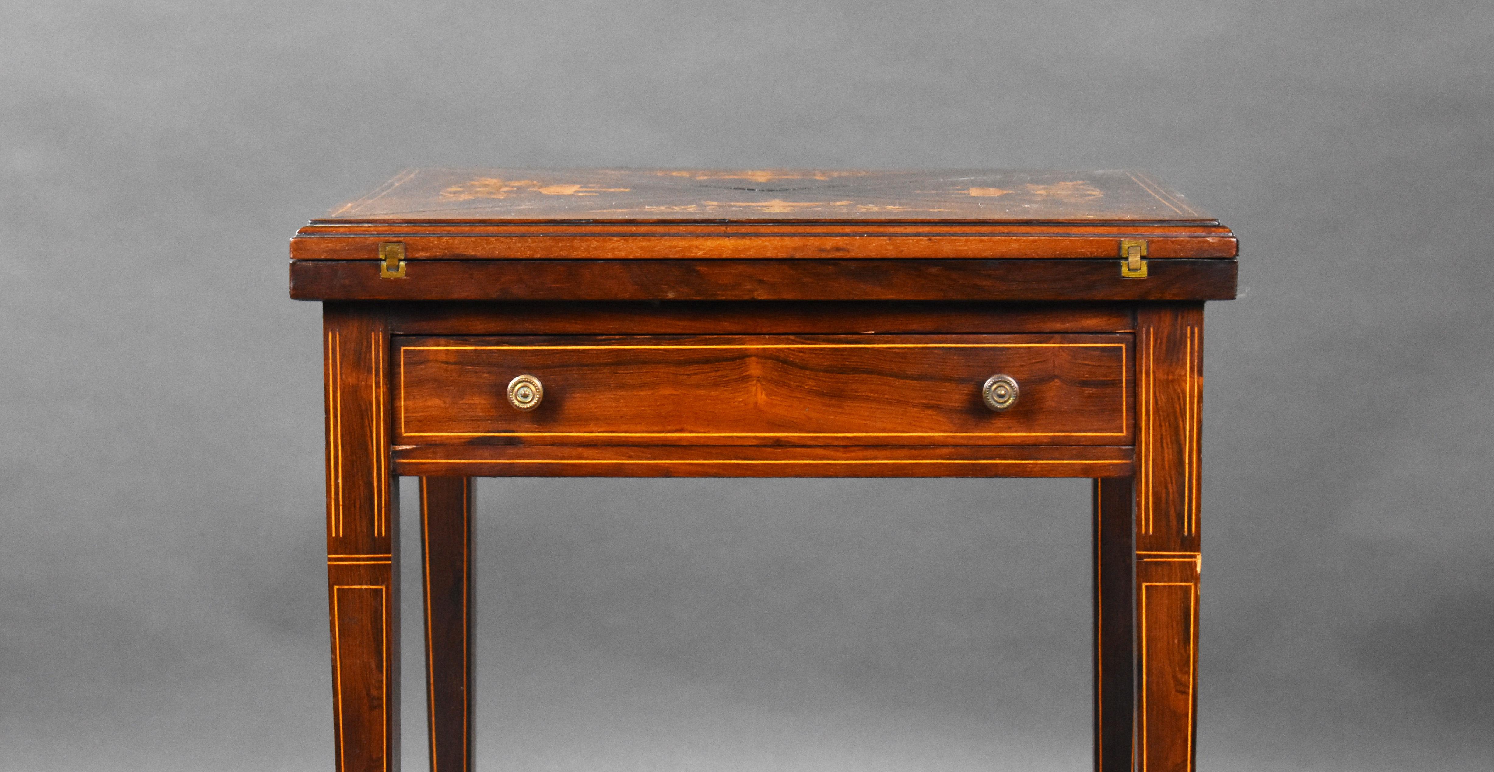 Englischer viktorianischer Kartentisch aus Rosenholz mit Intarsien aus dem 19. Jahrhundert im Angebot 1