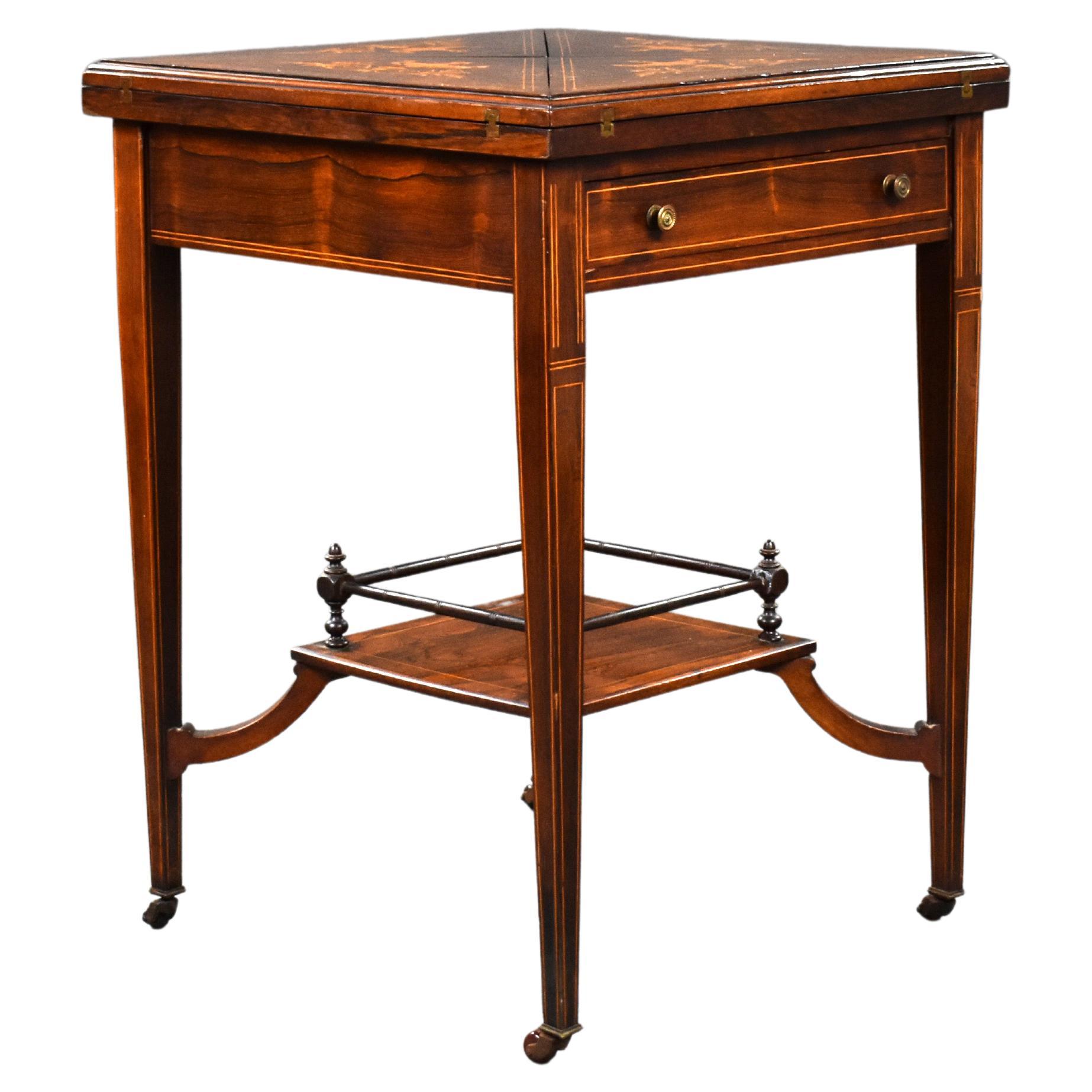 Englischer viktorianischer Kartentisch aus Rosenholz mit Intarsien aus dem 19. Jahrhundert im Angebot