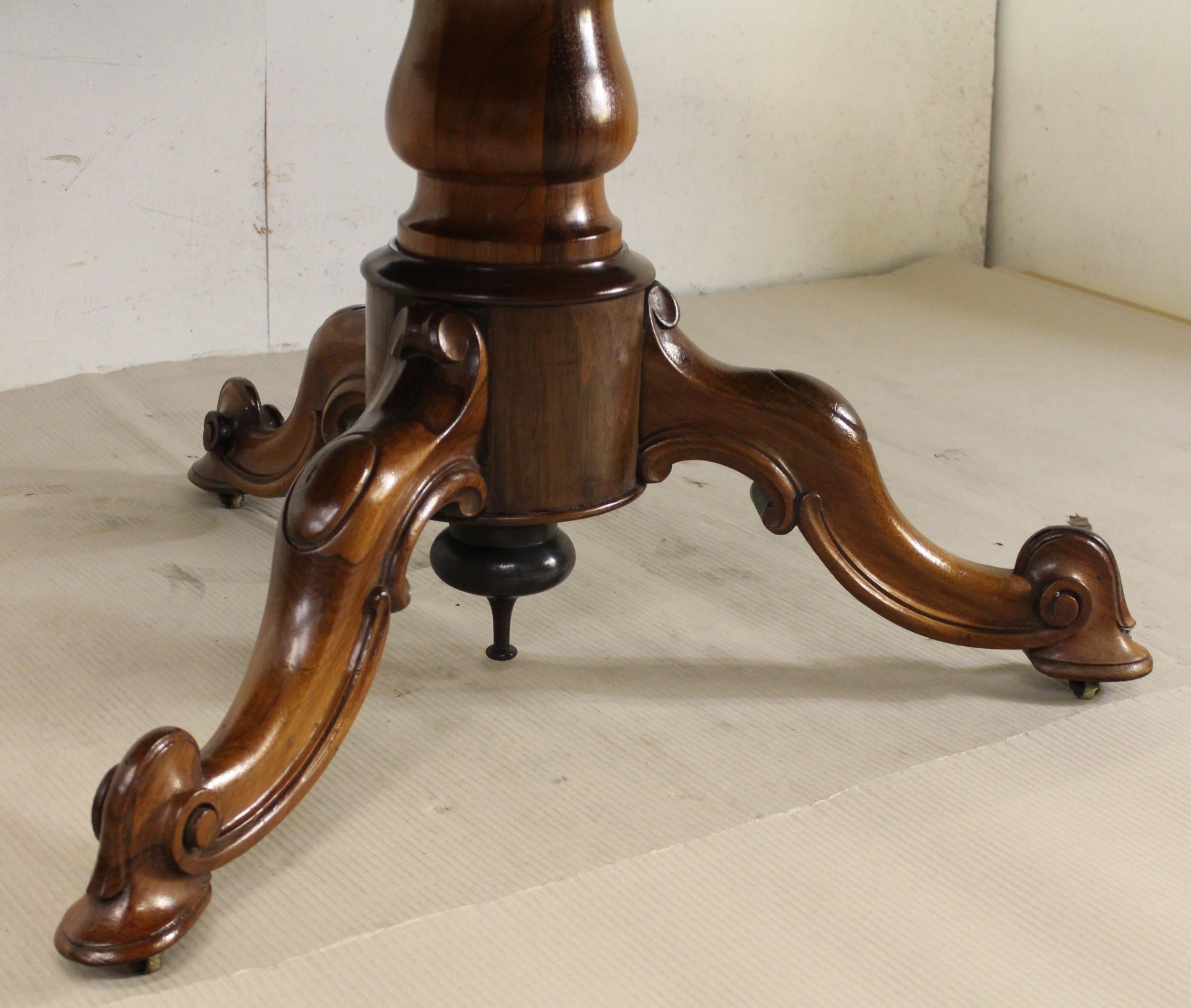 19th Century English Victorian Rosewood Loo Table 6
