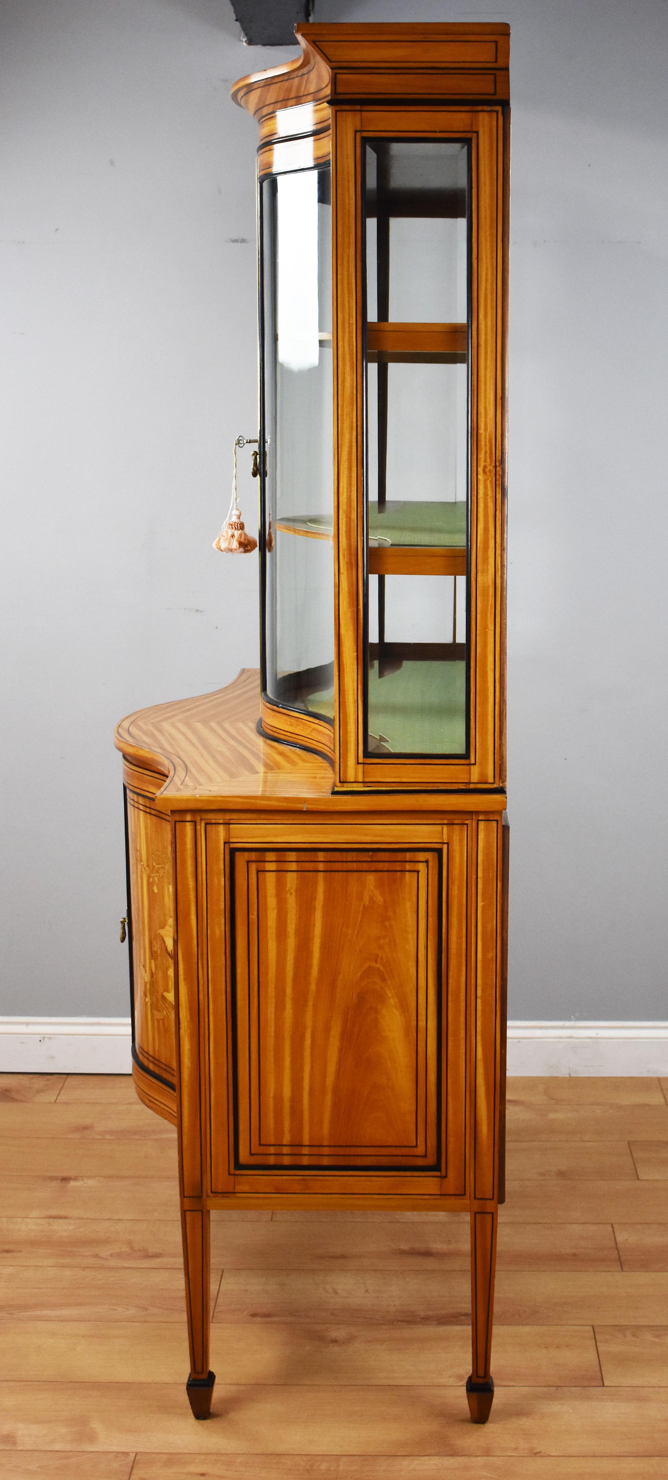 19th Century English Victorian Satinwood Display Cabinet For Sale 10