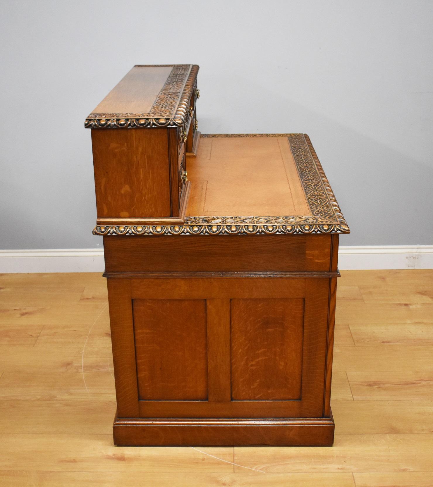 19. Jahrhundert Englisch Viktorianisch Massiv geschnitzt Eiche Pedestal Schreibtisch 2