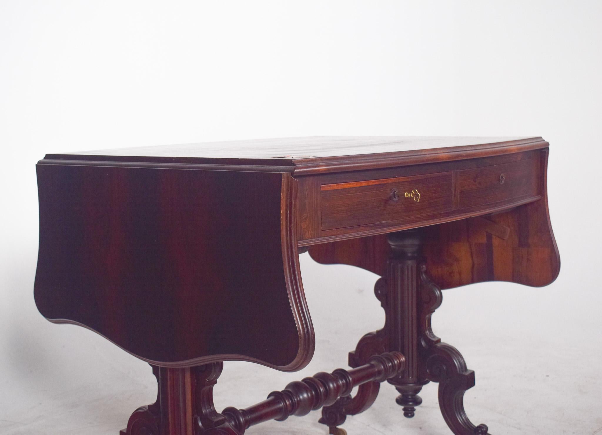 19th Century English Victorian Table in Rosewood For Sale 5