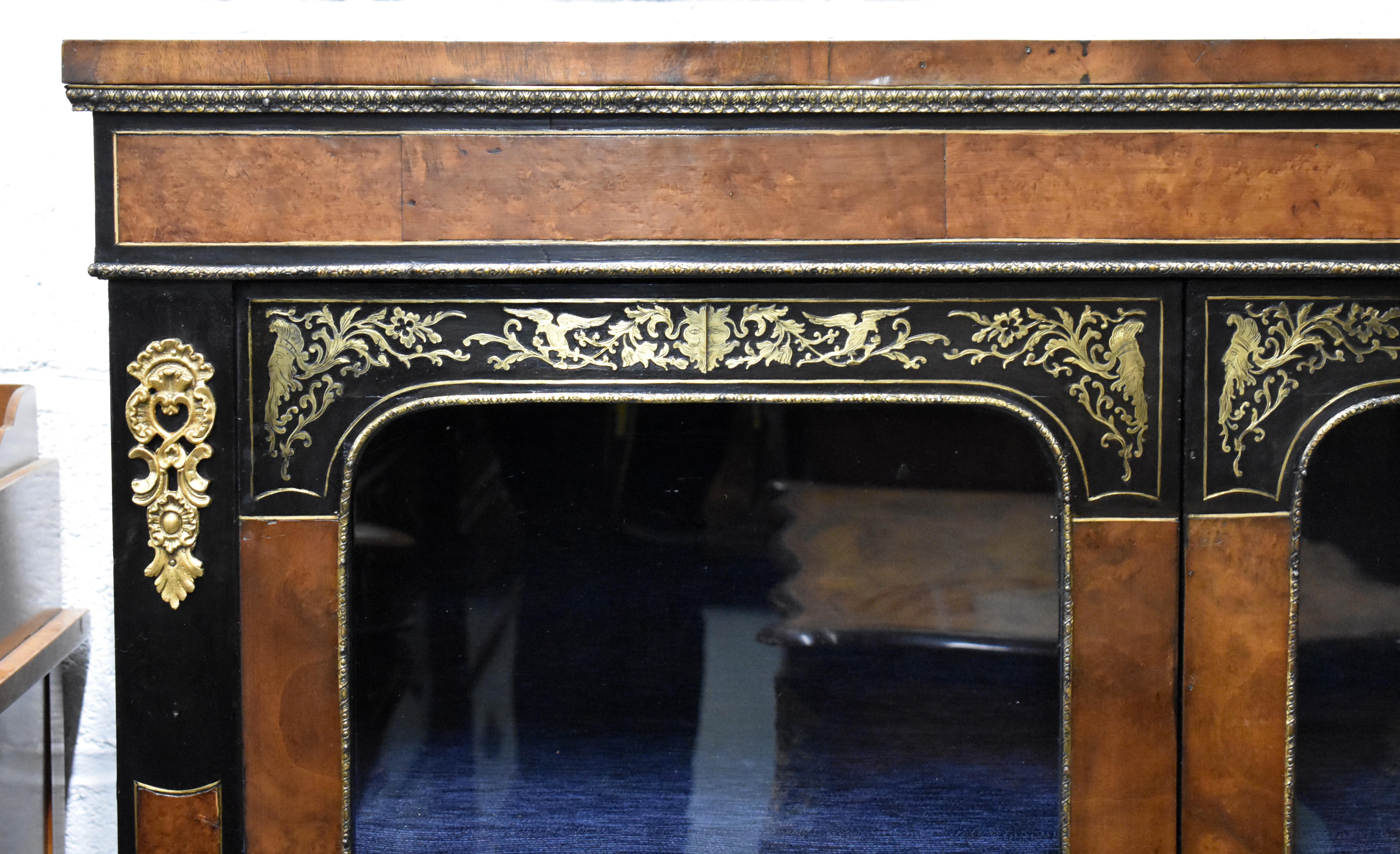 19th Century English Victorian Walnut and Ebonized Brass Inlaid Pier Cabinet In Good Condition For Sale In Chelmsford, Essex
