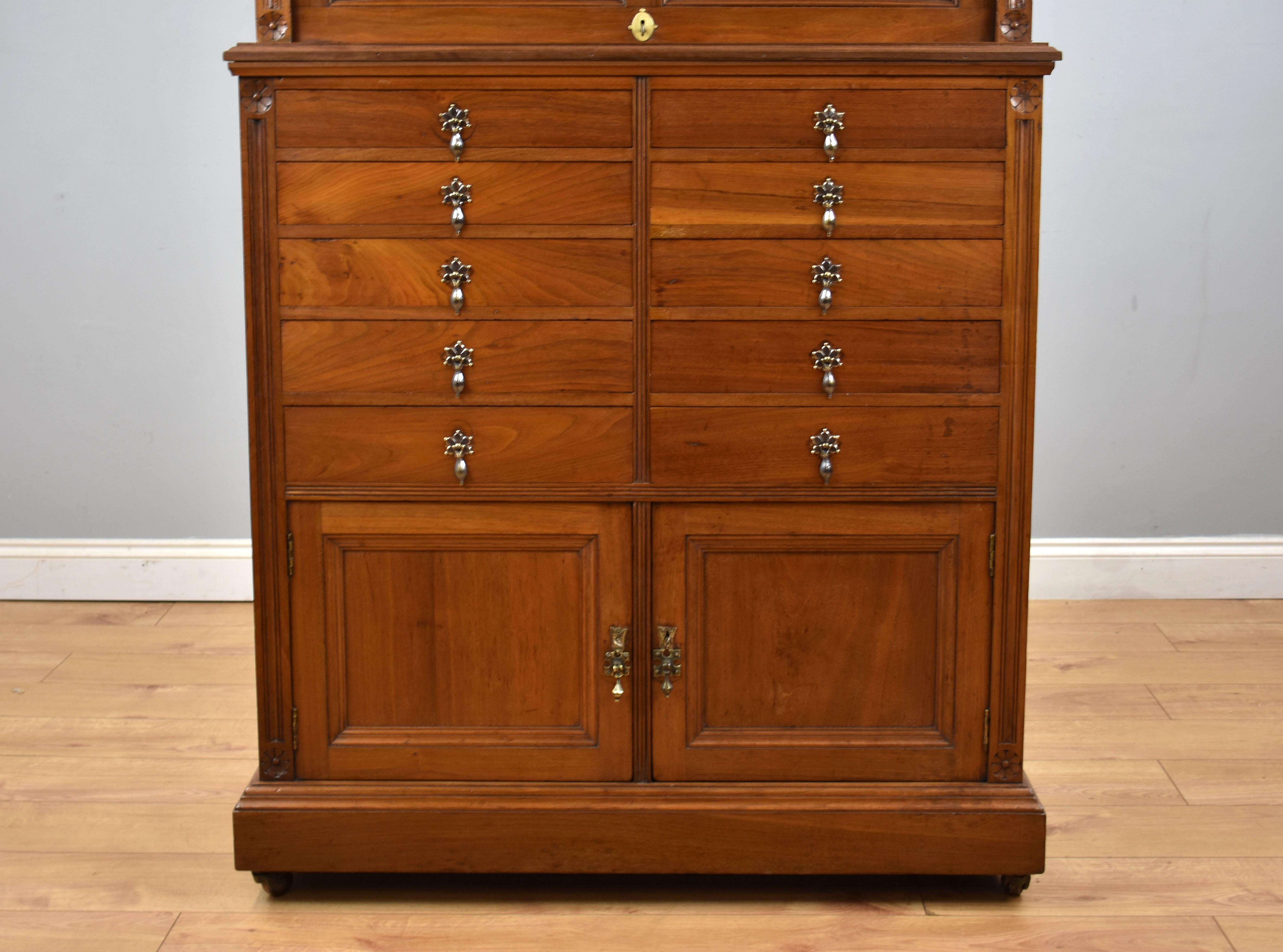 19th Century English Victorian Walnut Dental Cabinet In Good Condition For Sale In Chelmsford, Essex