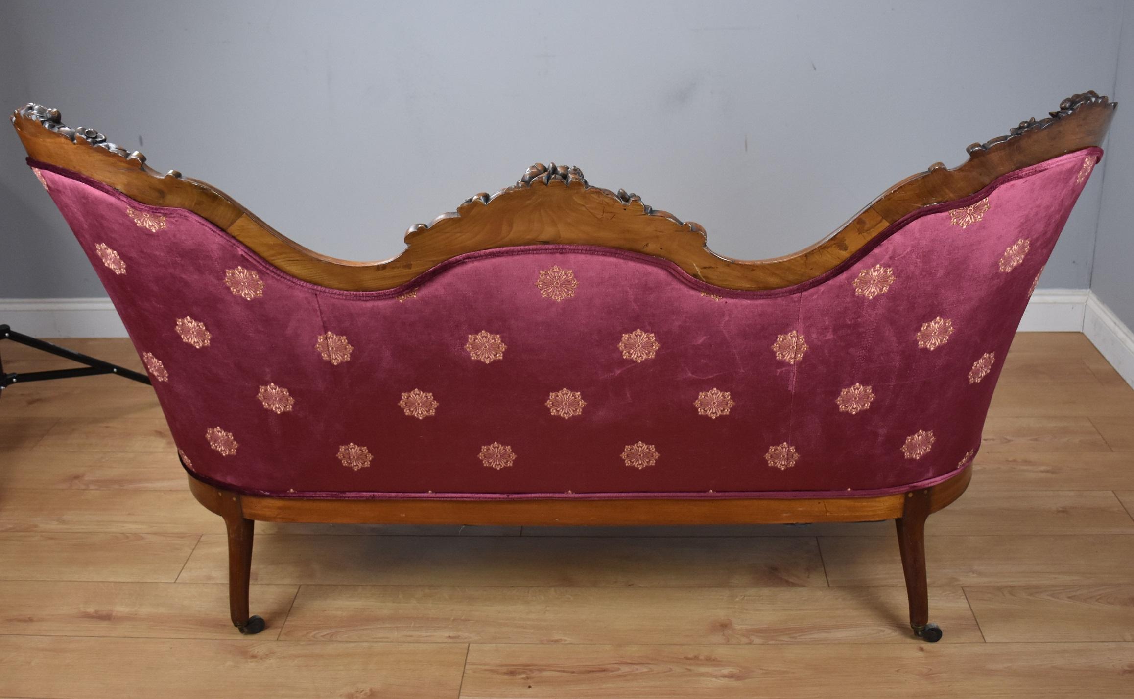 19th Century English Victorian Walnut Framed Couch 3