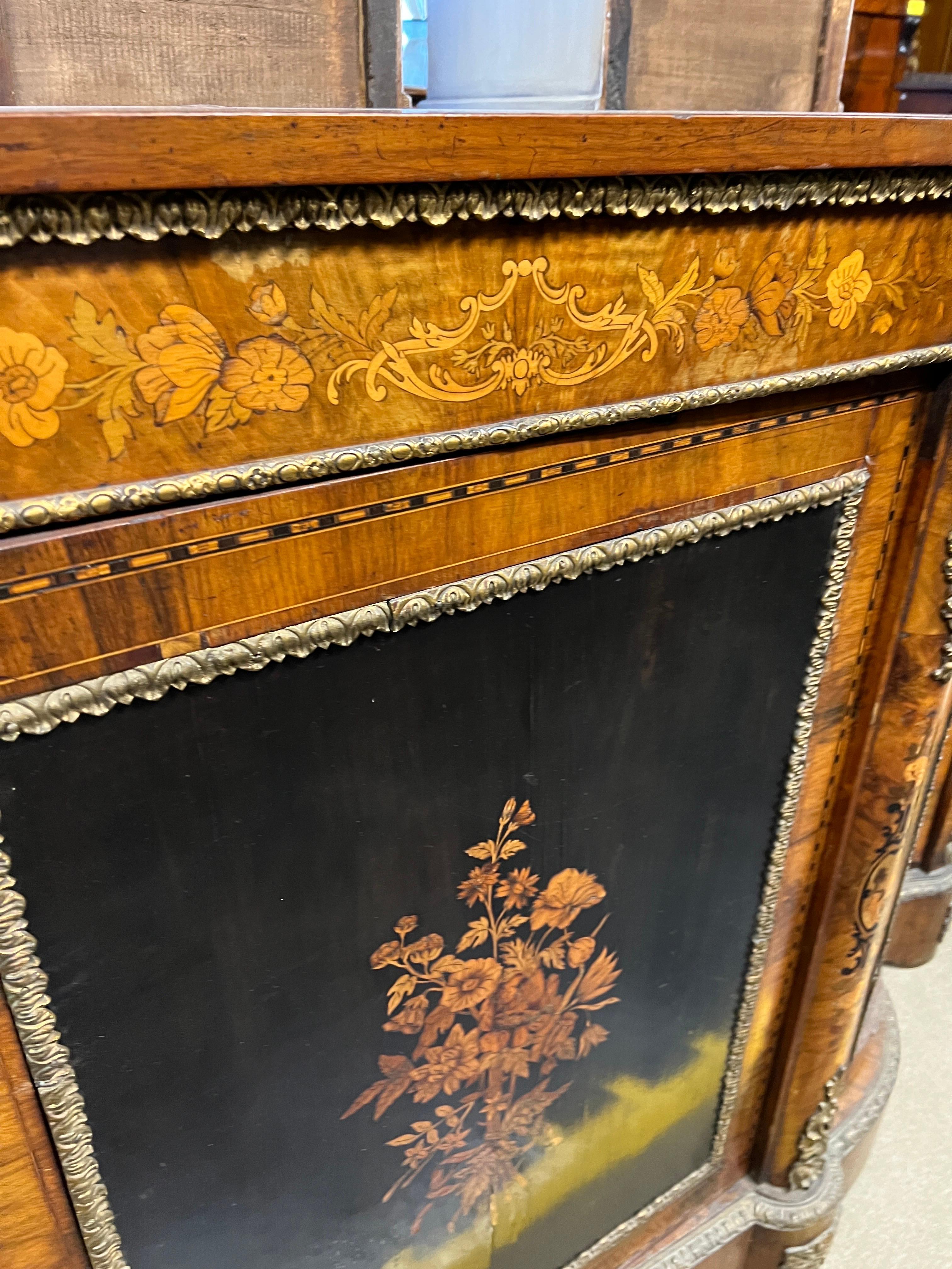 19th century English Victorian Walnut Sideboard Inlaid Marquetry with Bronze  5