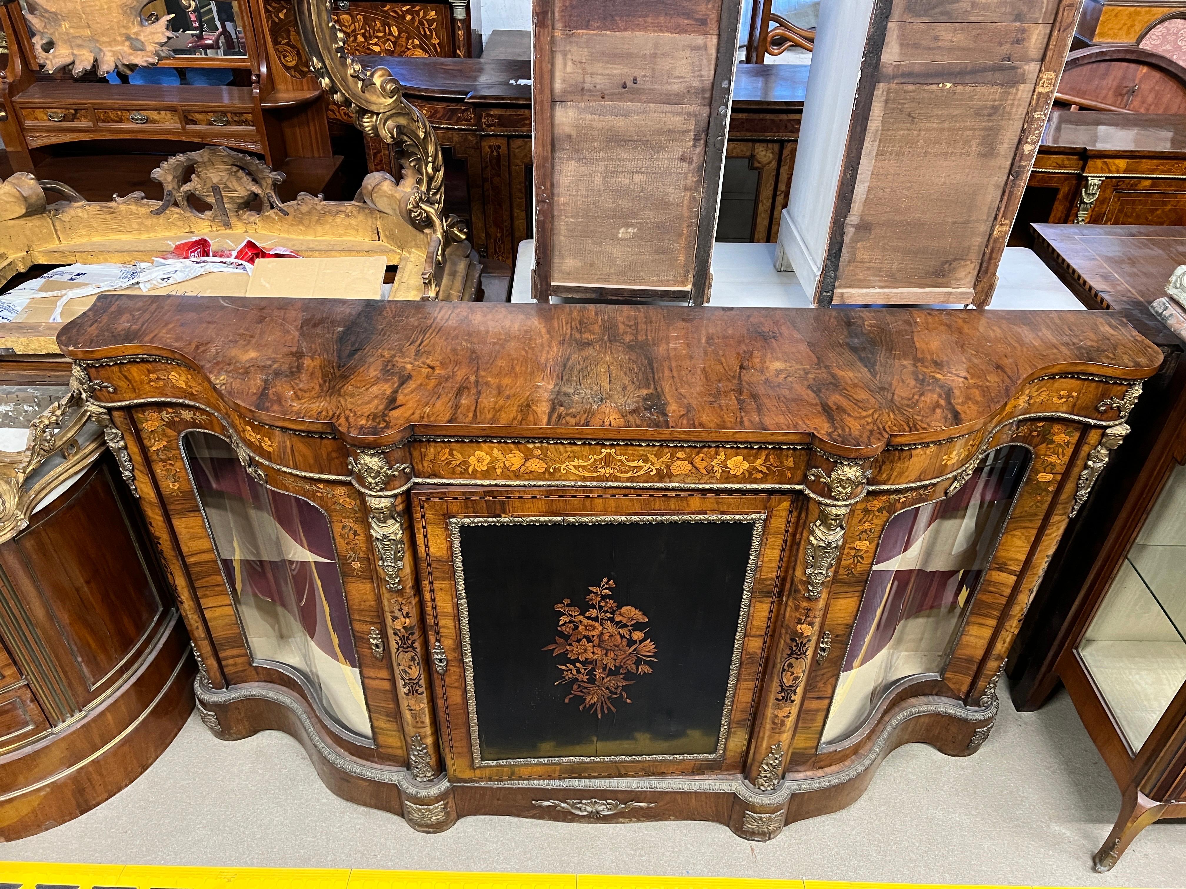 19th century English Victorian Walnut Sideboard Inlaid Marquetry with Bronze  10