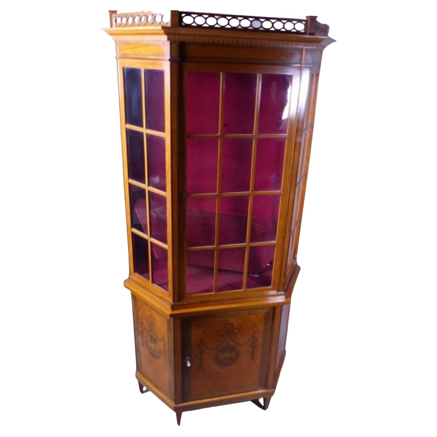 19th Century English Vitrine in Mahogany Veneer with Inlays and Decorations