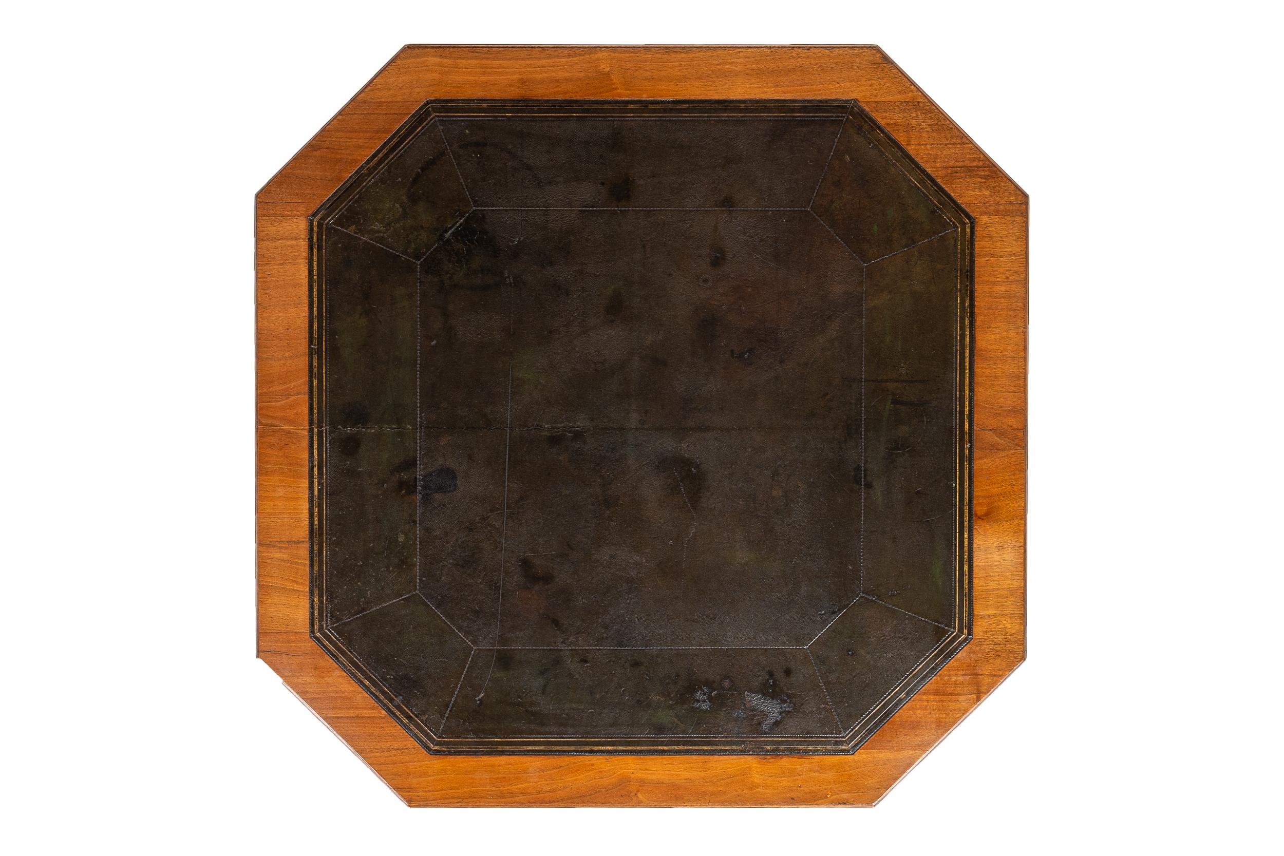 19th Century English Walnut Centre Table For Sale 3