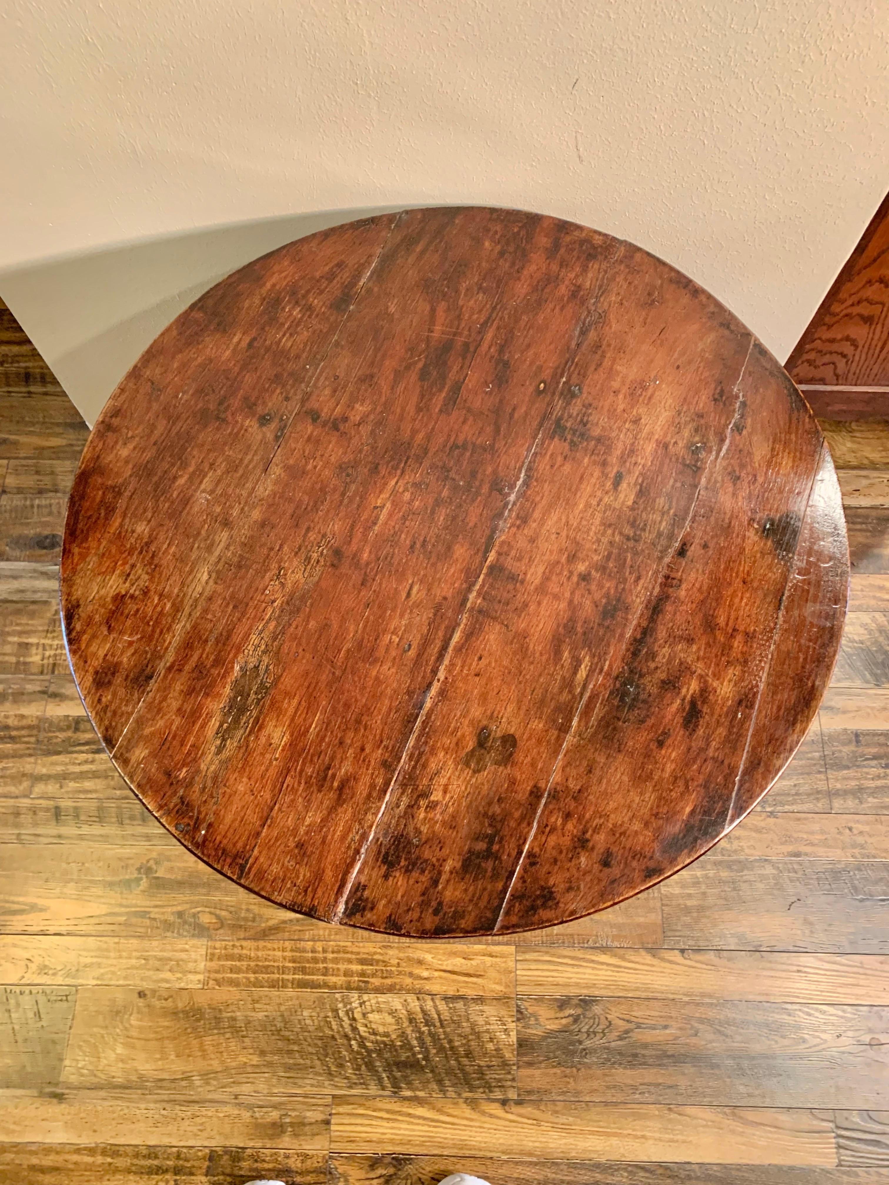 19th Century English Walnut Cricket Table In Good Condition For Sale In Burton, TX