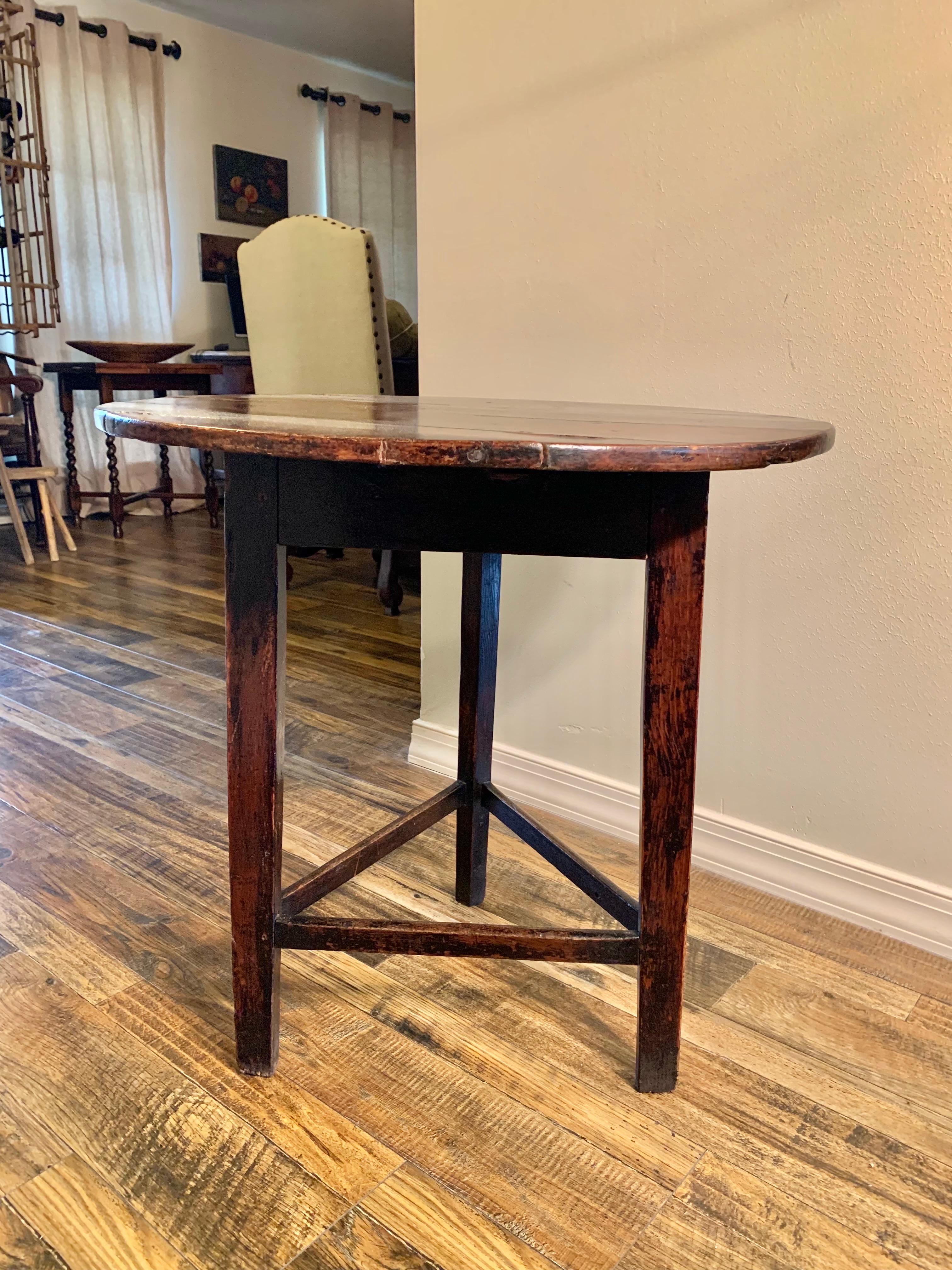 19th Century English Walnut Cricket Table For Sale 4