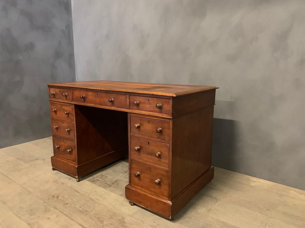 A charming walnut desk. Made in England in the late 19th century. Lovely patine throughout. Panneled back, leather inset, castor wheels.
Chairspace is 62.5 H x 52 W cms.