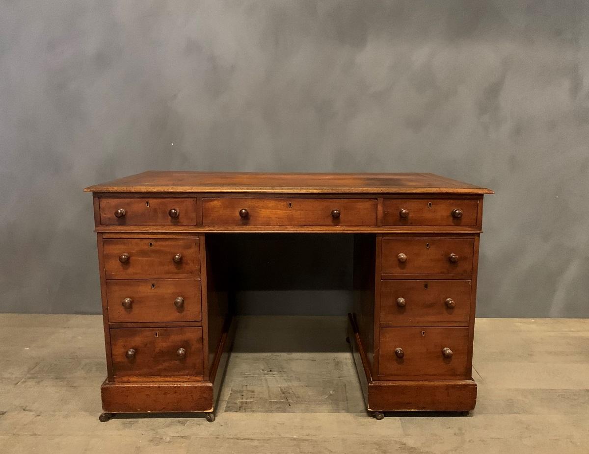 Victorian 19th Century English Walnut Desk For Sale