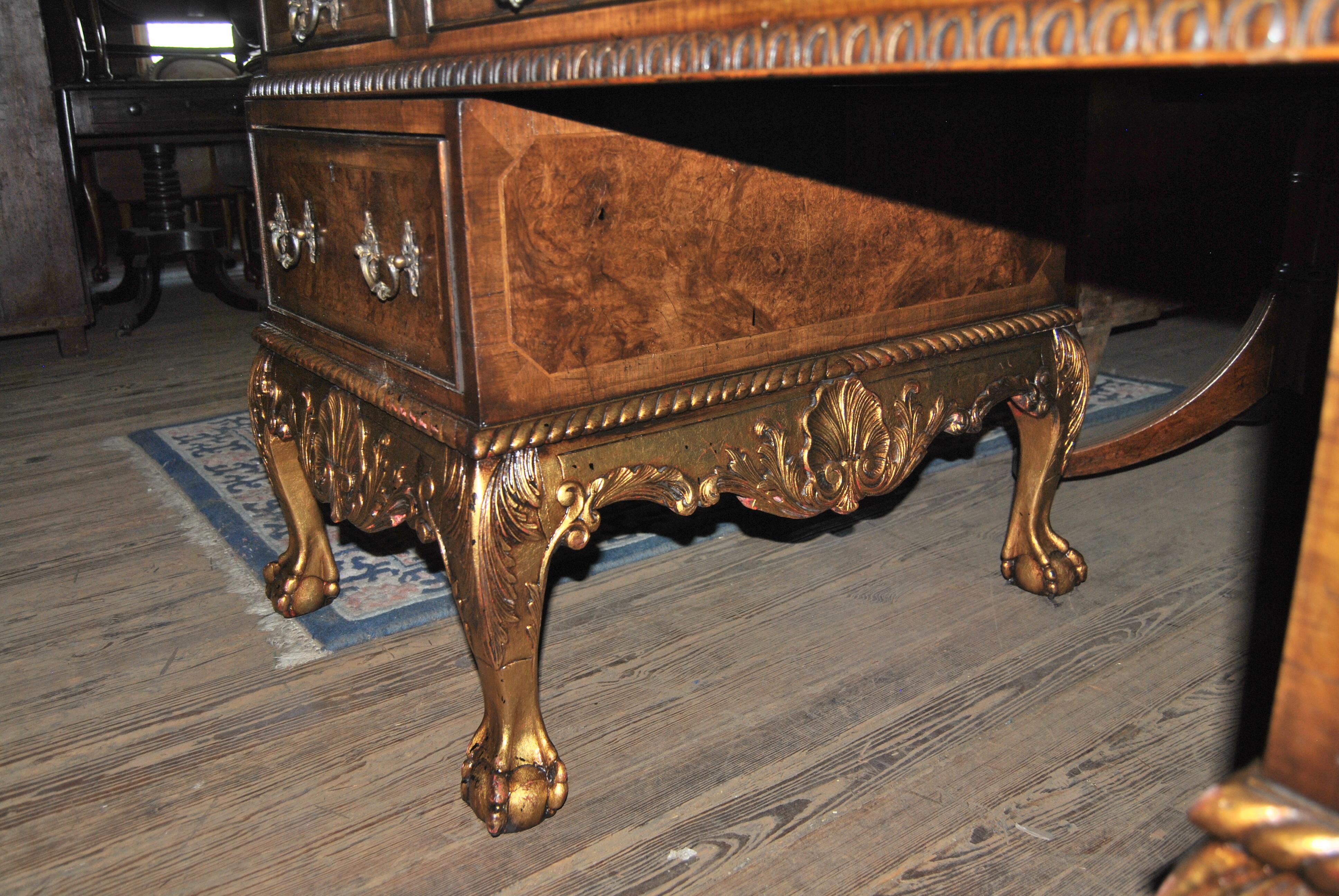 19th Century English Walnut Desk In Good Condition For Sale In Savannah, GA