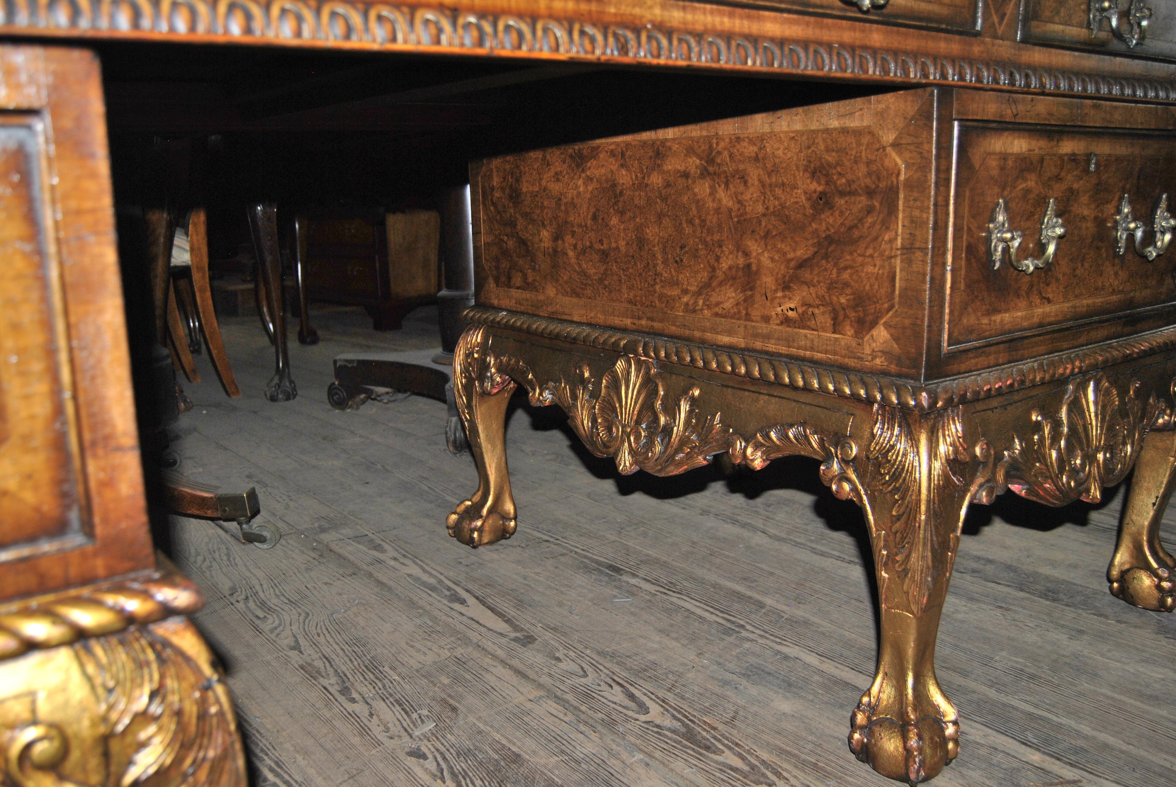 Mid-19th Century 19th Century English Walnut Desk For Sale