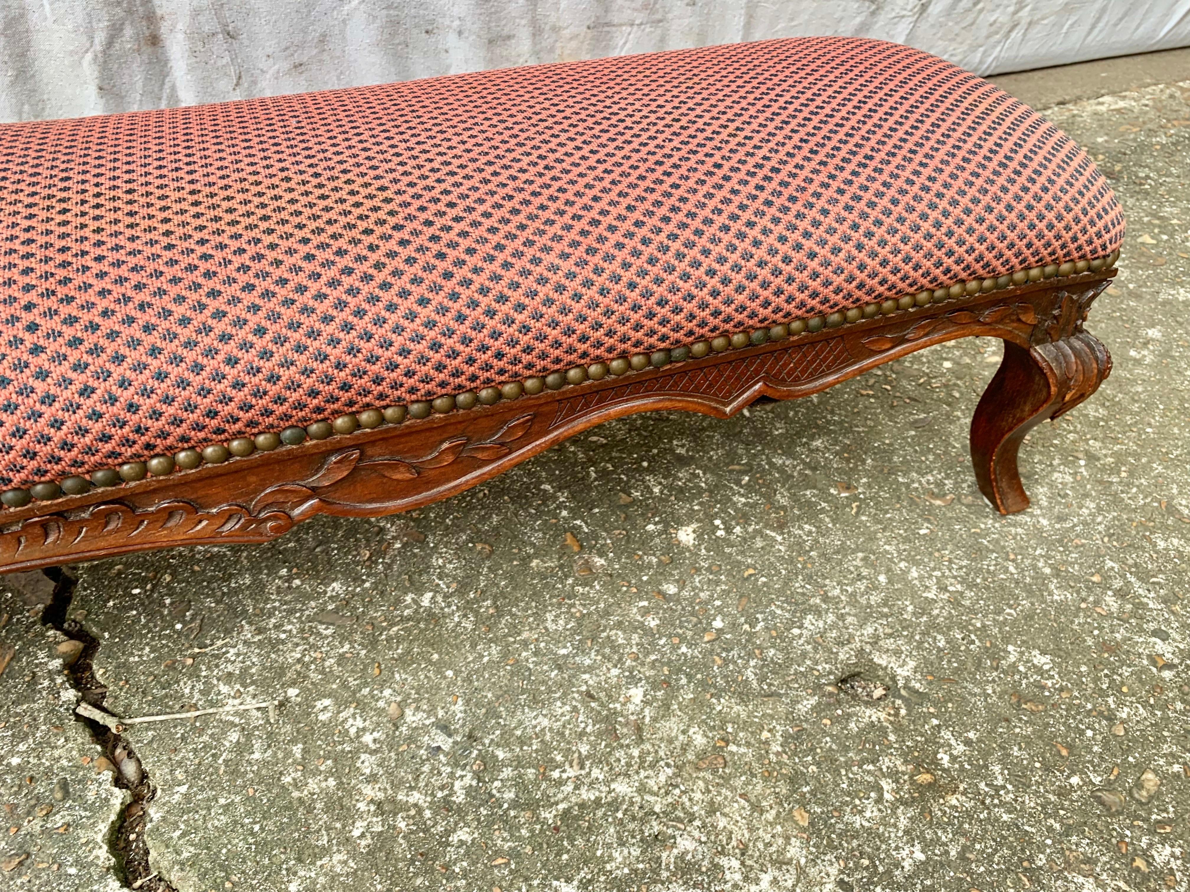 Repose-pieds pour banc de cheminée en noyer anglais du XIXe siècle en vente 4