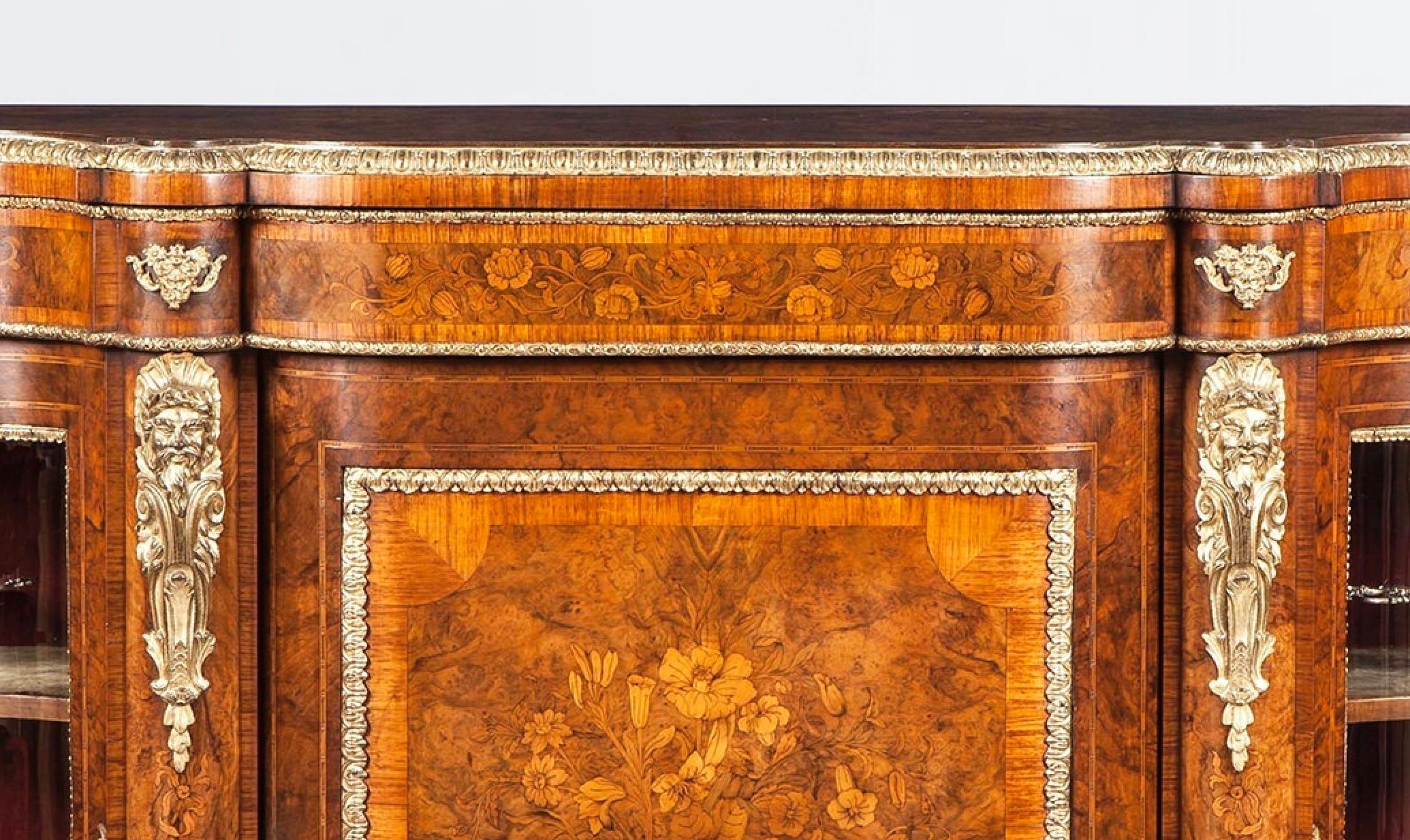 19th Century English Walnut Inlaid Floral Marquetry and Bronze Mounted Credenza In Good Condition For Sale In London, GB