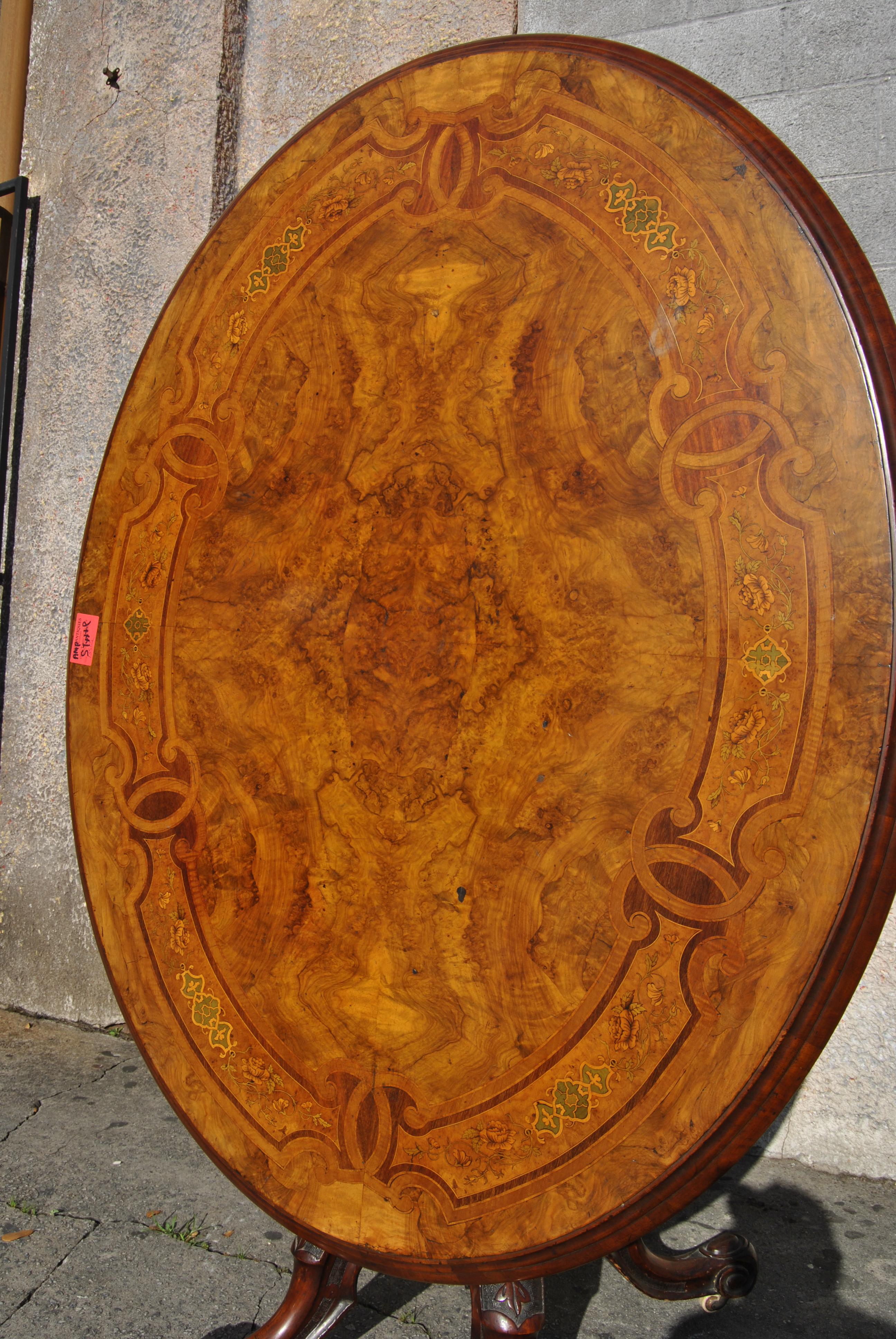 19th Century English Walnut Inlaid Tilt-Top Table In Good Condition In Savannah, GA