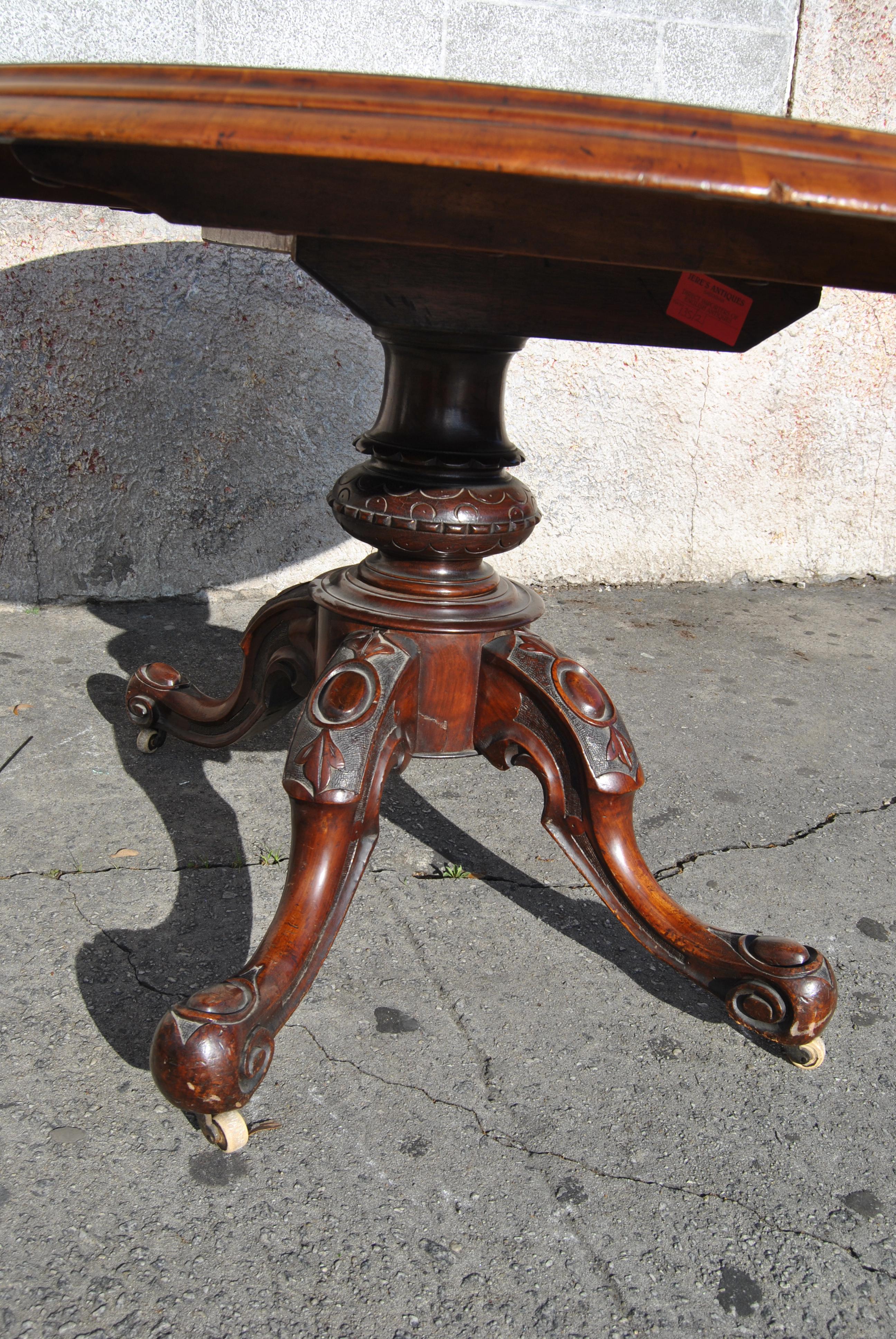 Mid-19th Century 19th Century English Walnut Inlaid Tilt-Top Table