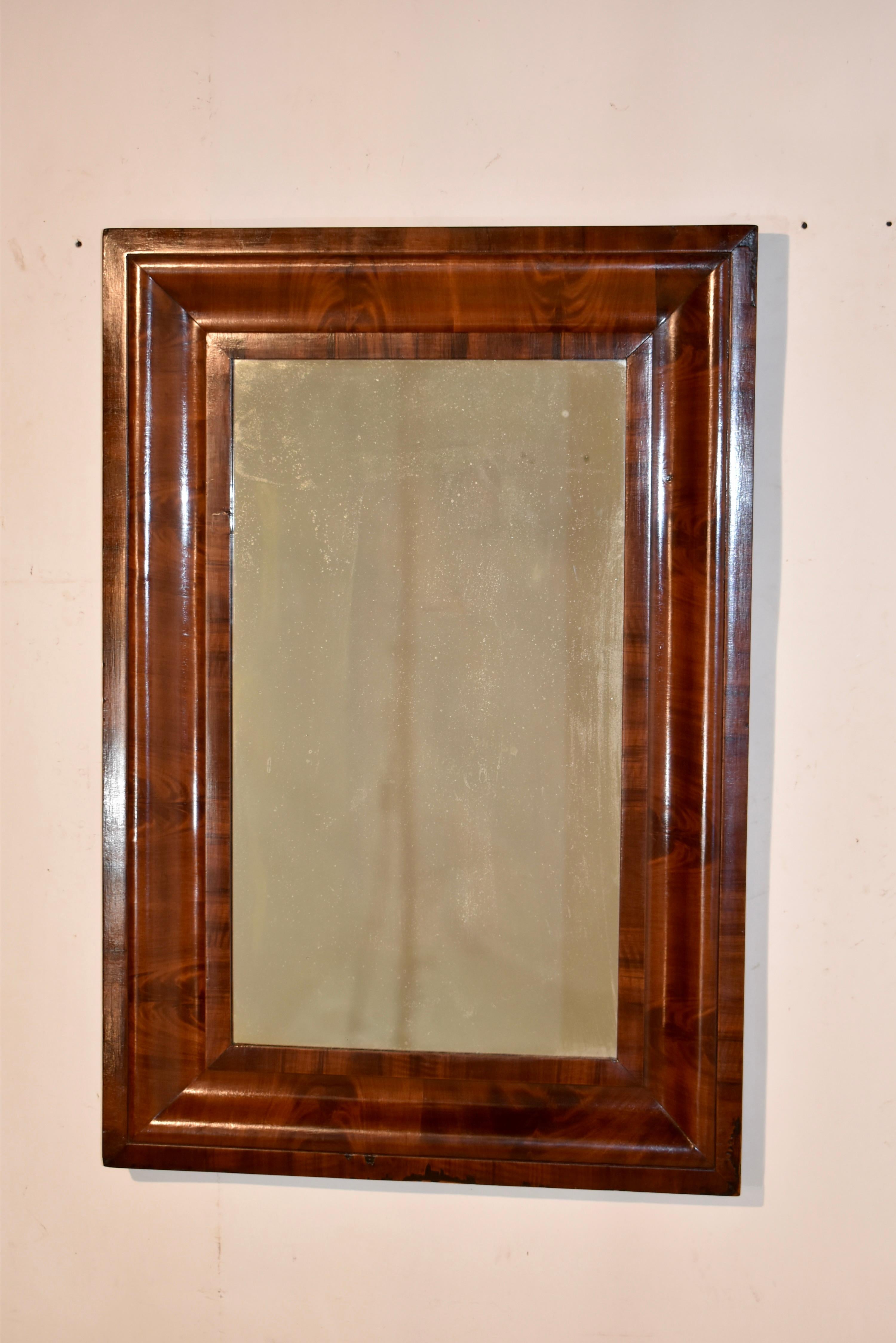 Inglese Specchio in noce inglese del XIX secolo in vendita