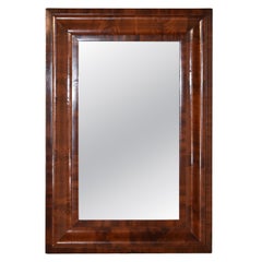 Espejo inglés de nogal del siglo XIX