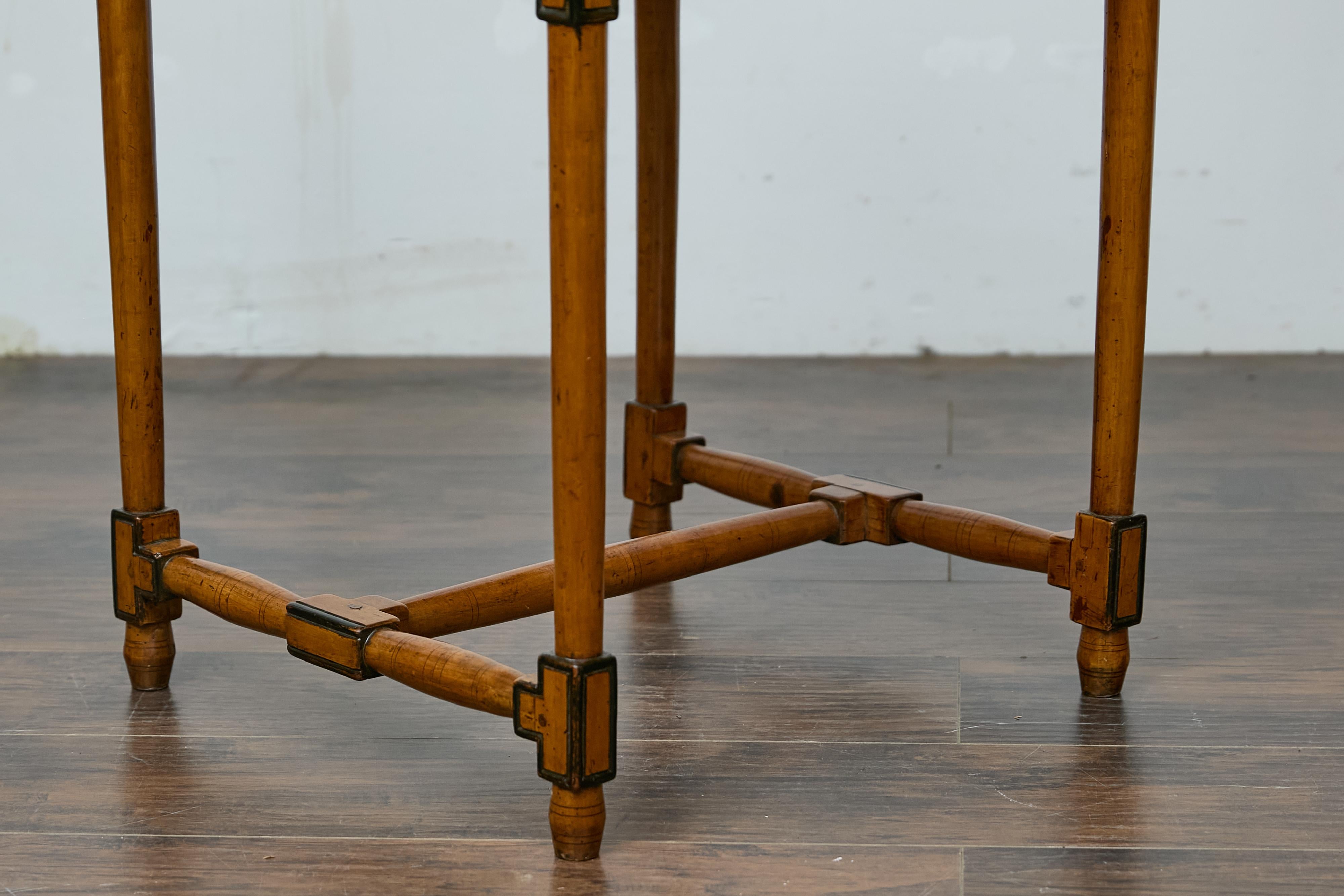 Table à pointes anglaise du 19ème siècle avec tiroirs et traverse en forme de H en vente 2
