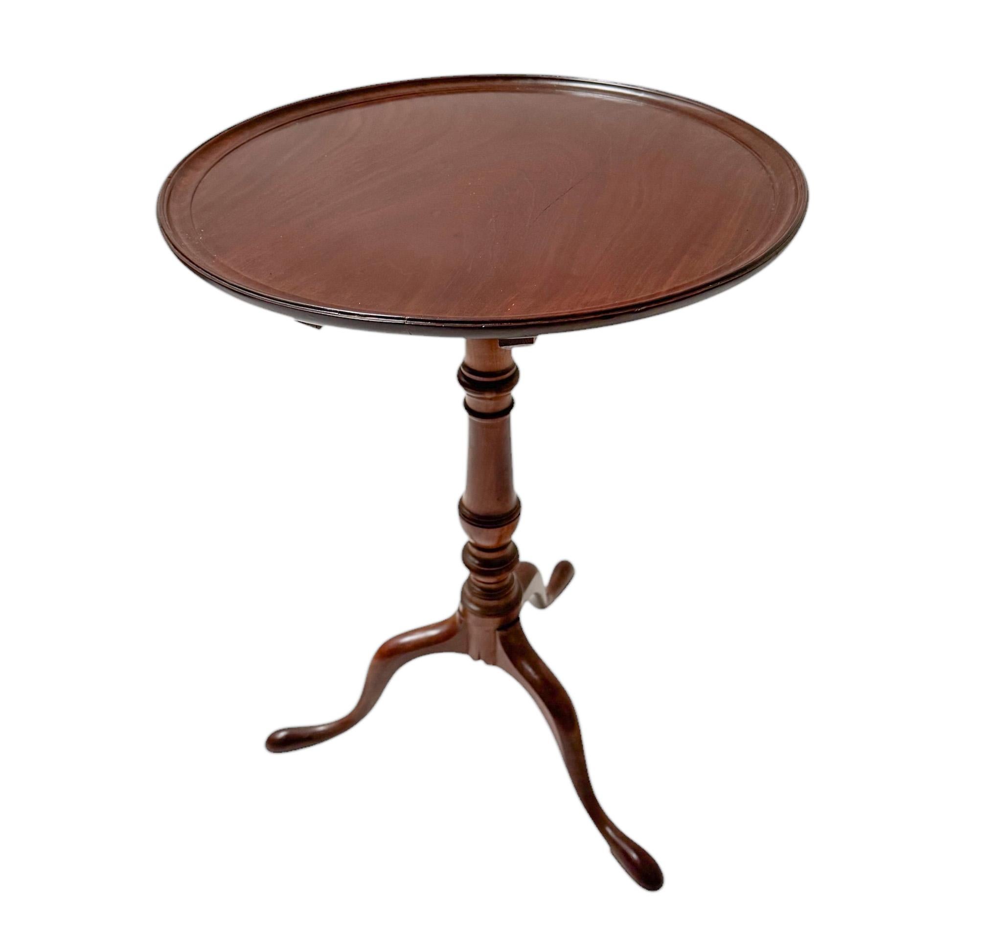 British 19th Century English Walnut Tilt-Top End Table For Sale