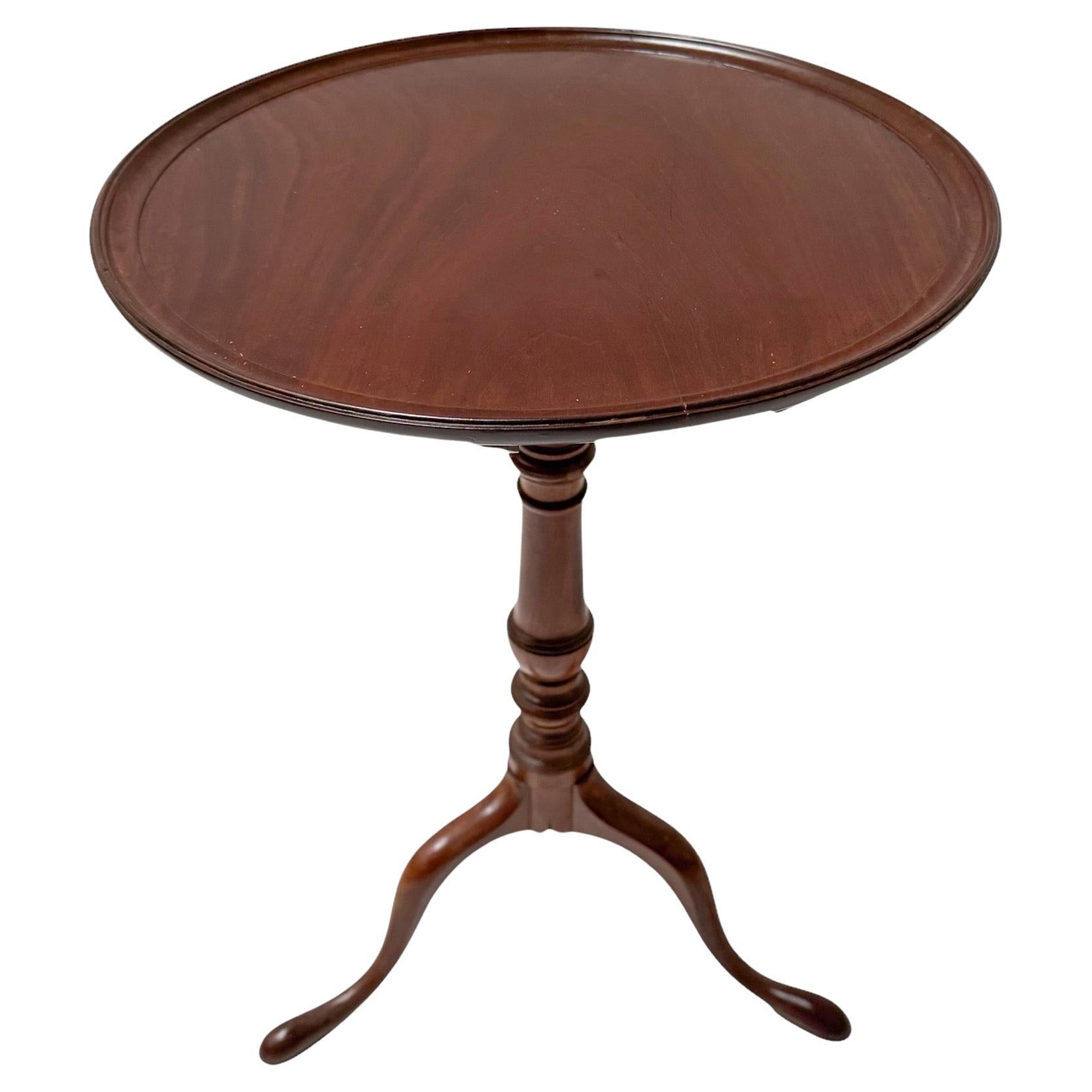 19th Century English Walnut Tilt-Top End Table For Sale