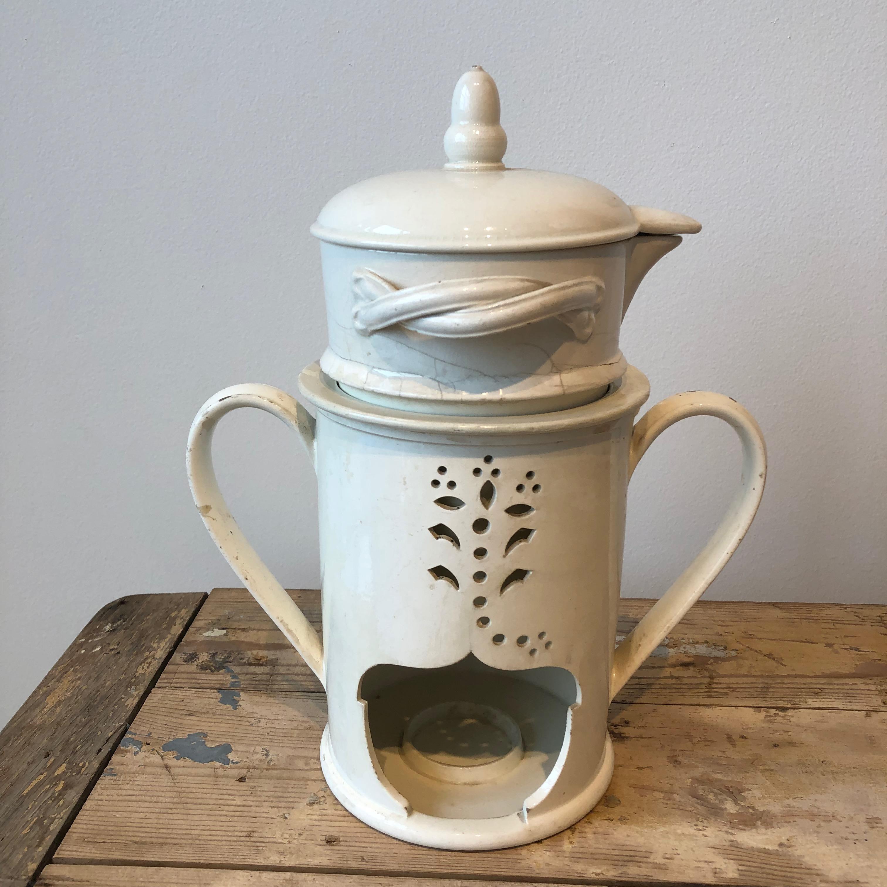 19th century English Wedgwood Creamware pot and warmer, circa 1817.