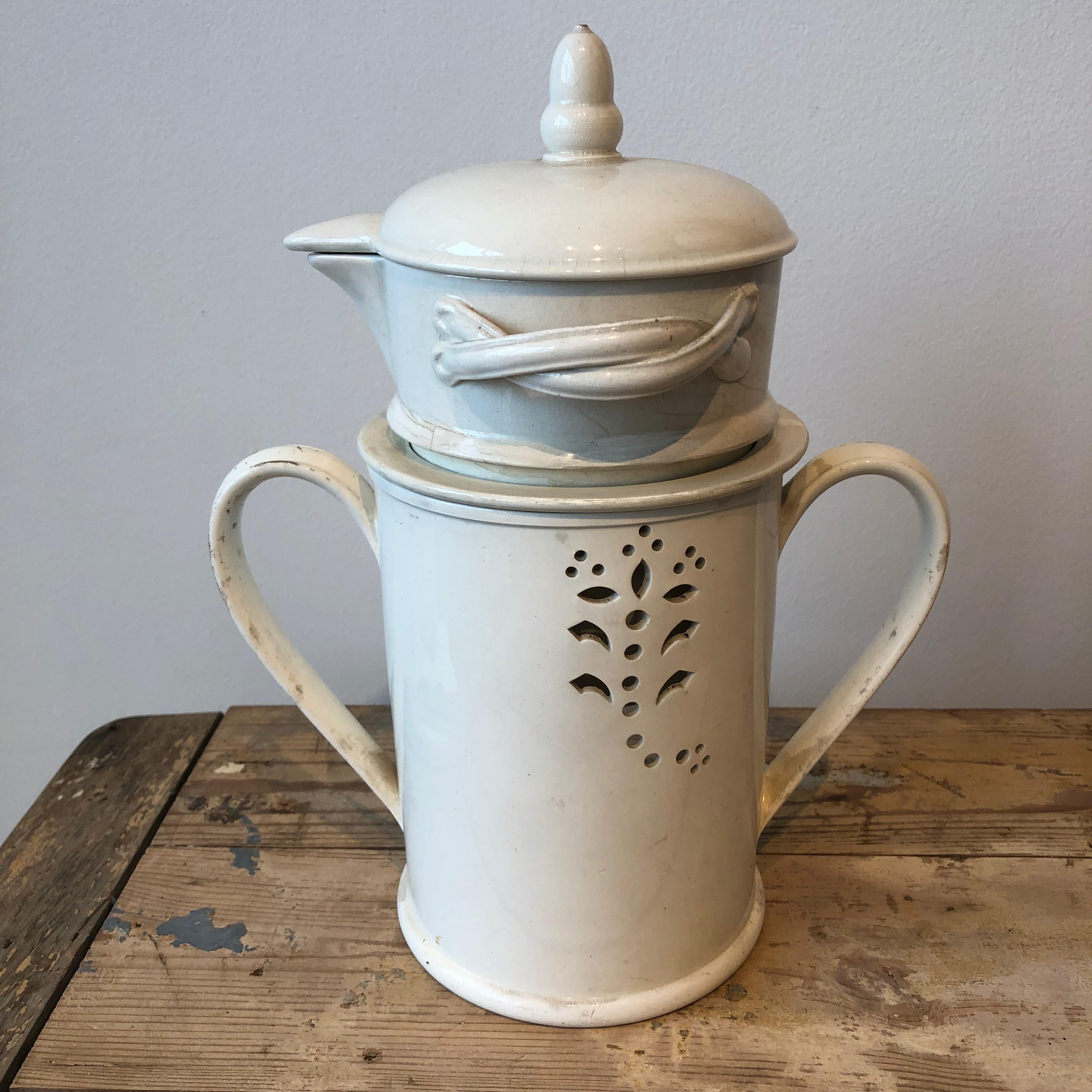 19th Century English Wedgwood Creamware Pot and Warmer In Good Condition For Sale In Boston, MA