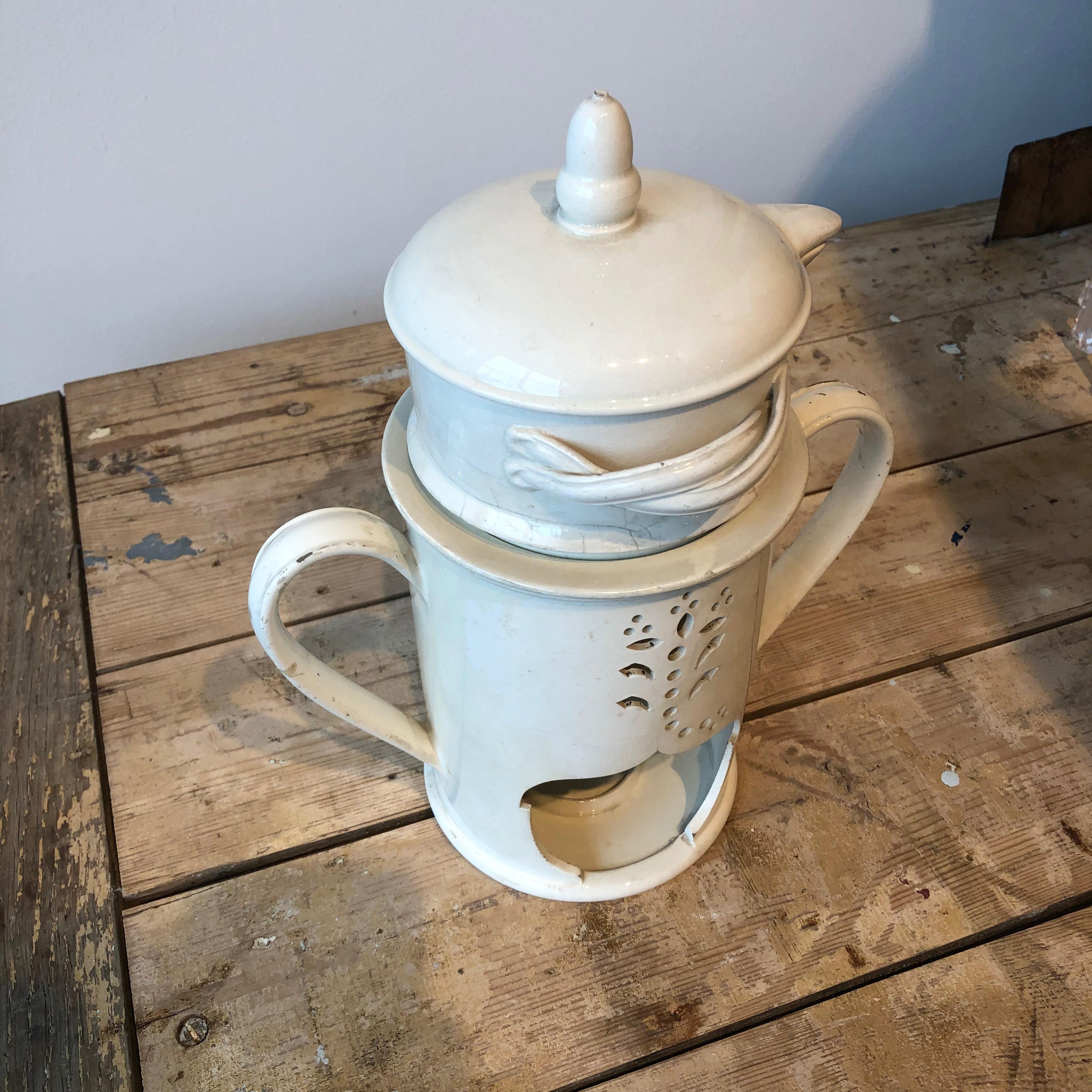 19th Century English Wedgwood Creamware Pot and Warmer For Sale 3