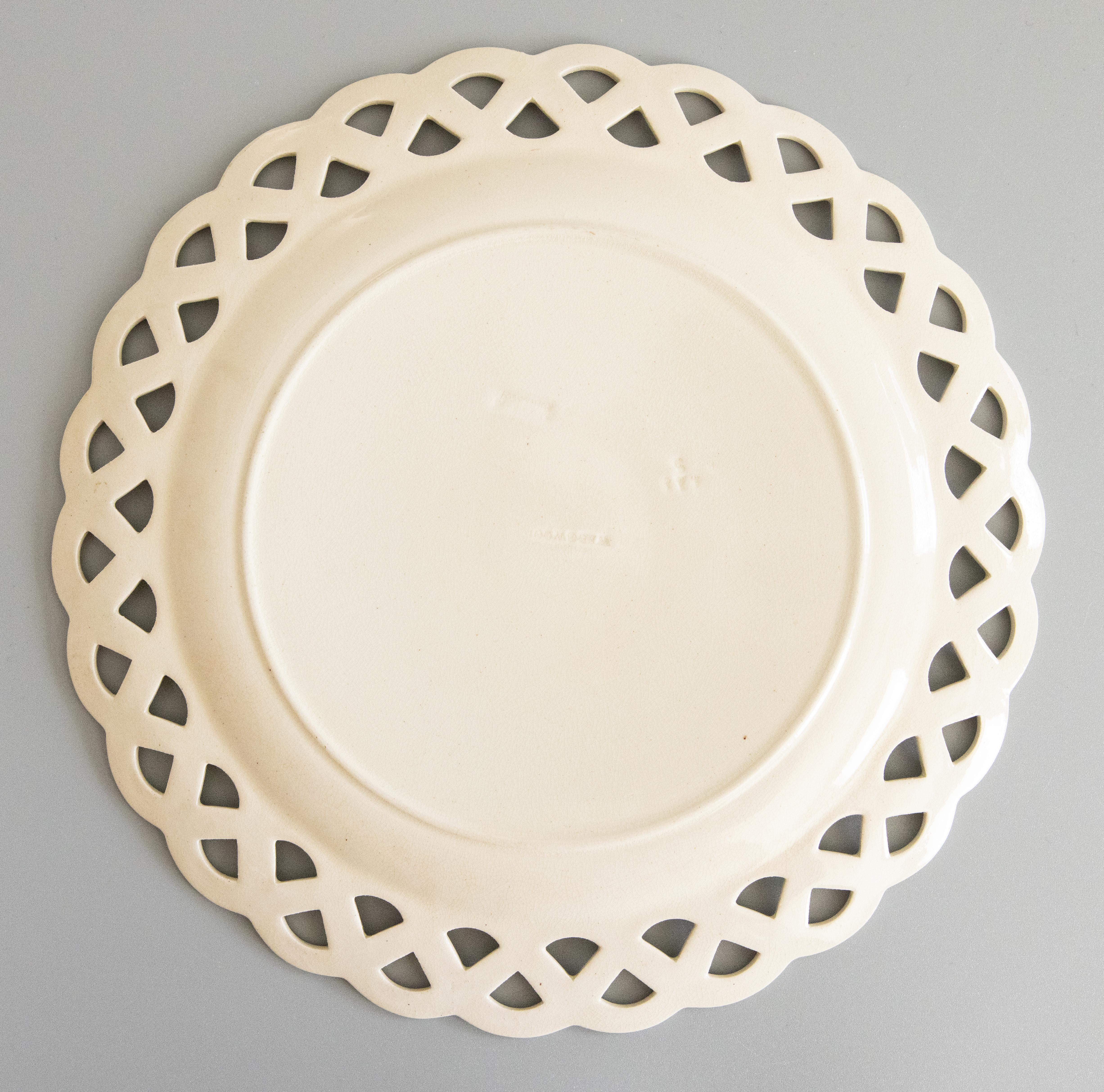 Assiette réticulée en porcelaine de Wedgwood du 19e siècle Bon état - En vente à Pearland, TX
