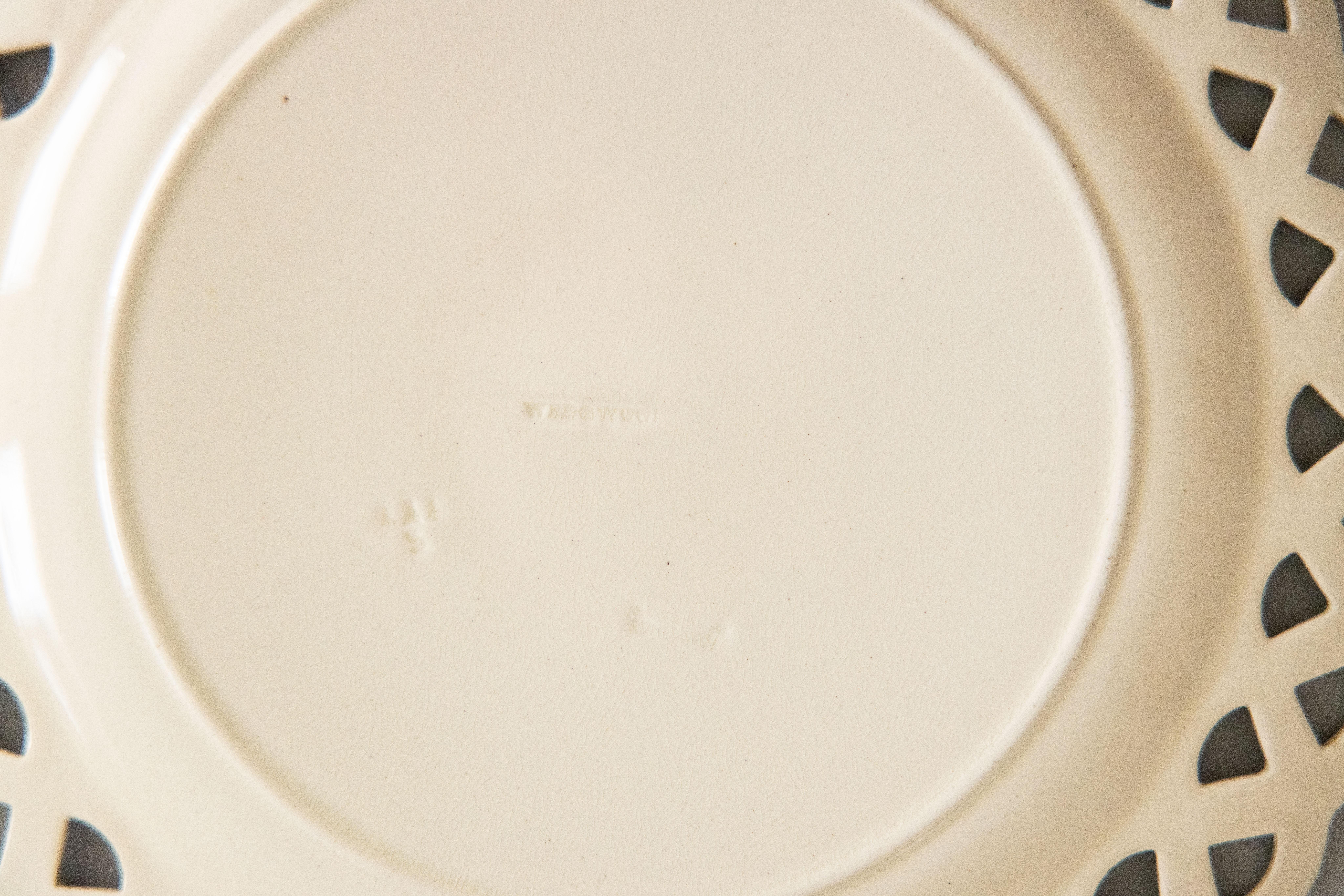 XIXe siècle Assiette réticulée en porcelaine de Wedgwood du 19e siècle en vente