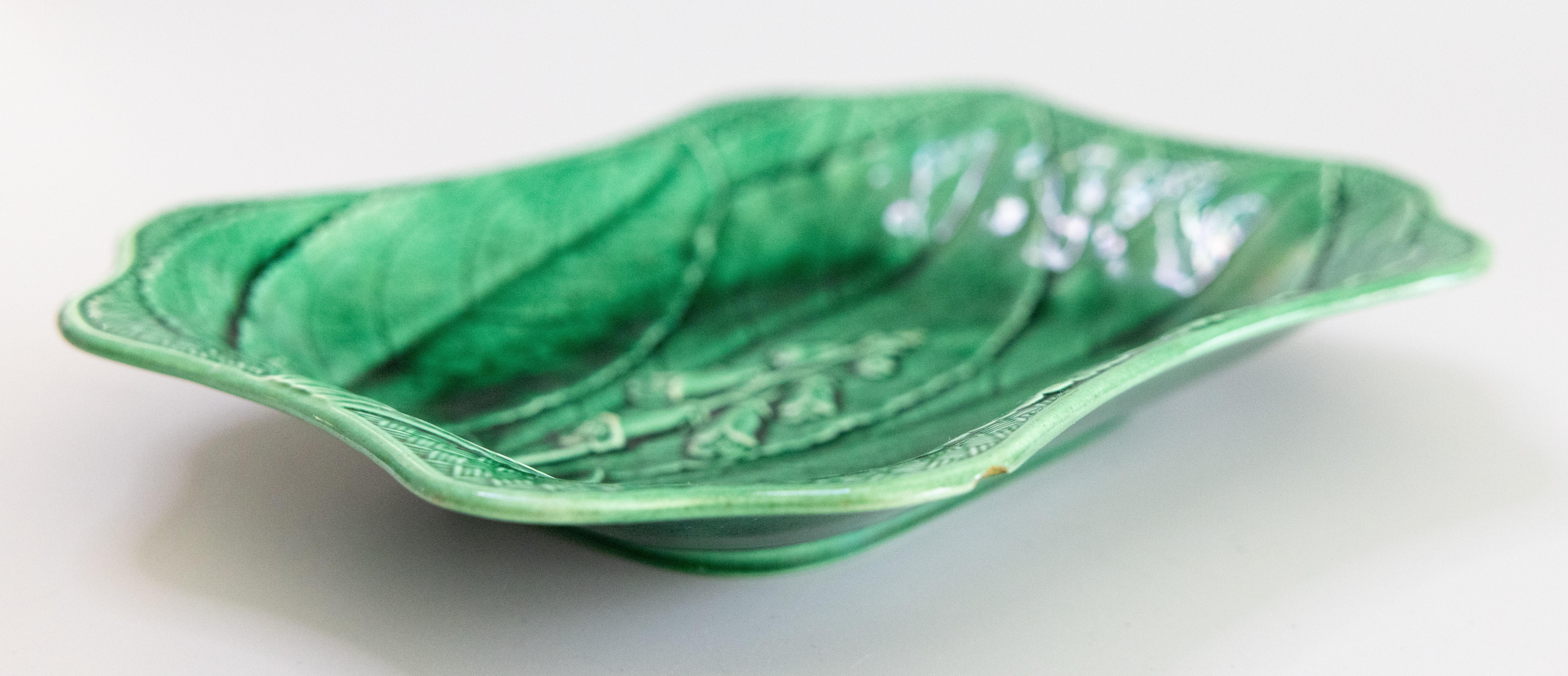 19. Jahrhundert Englisch Wedgwood Grün Majolika Foxglove Leaf Platter im Angebot 2
