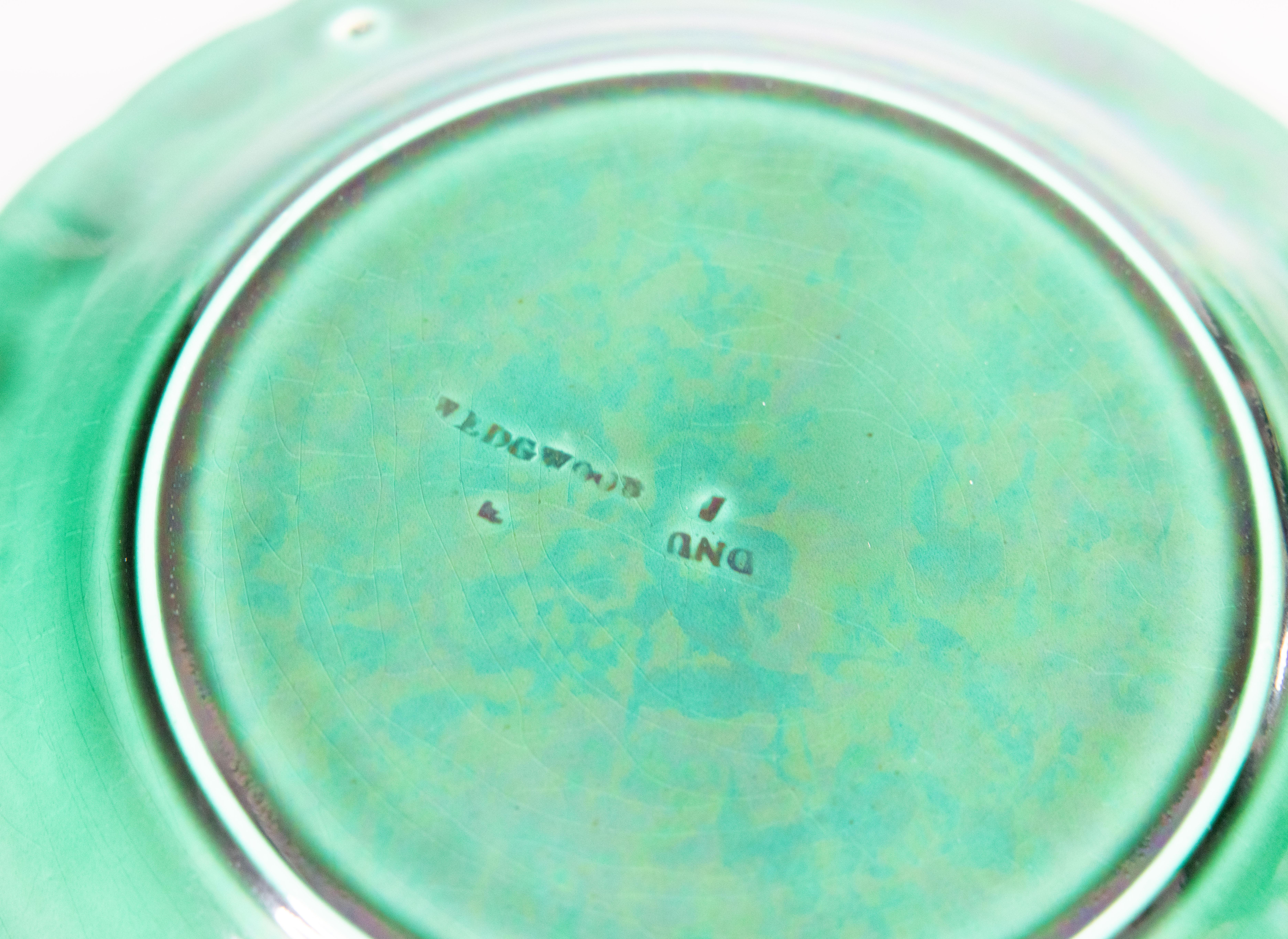 Plato girasol verde de mayólica Wedgwood inglesa del siglo XIX Mayólica en venta