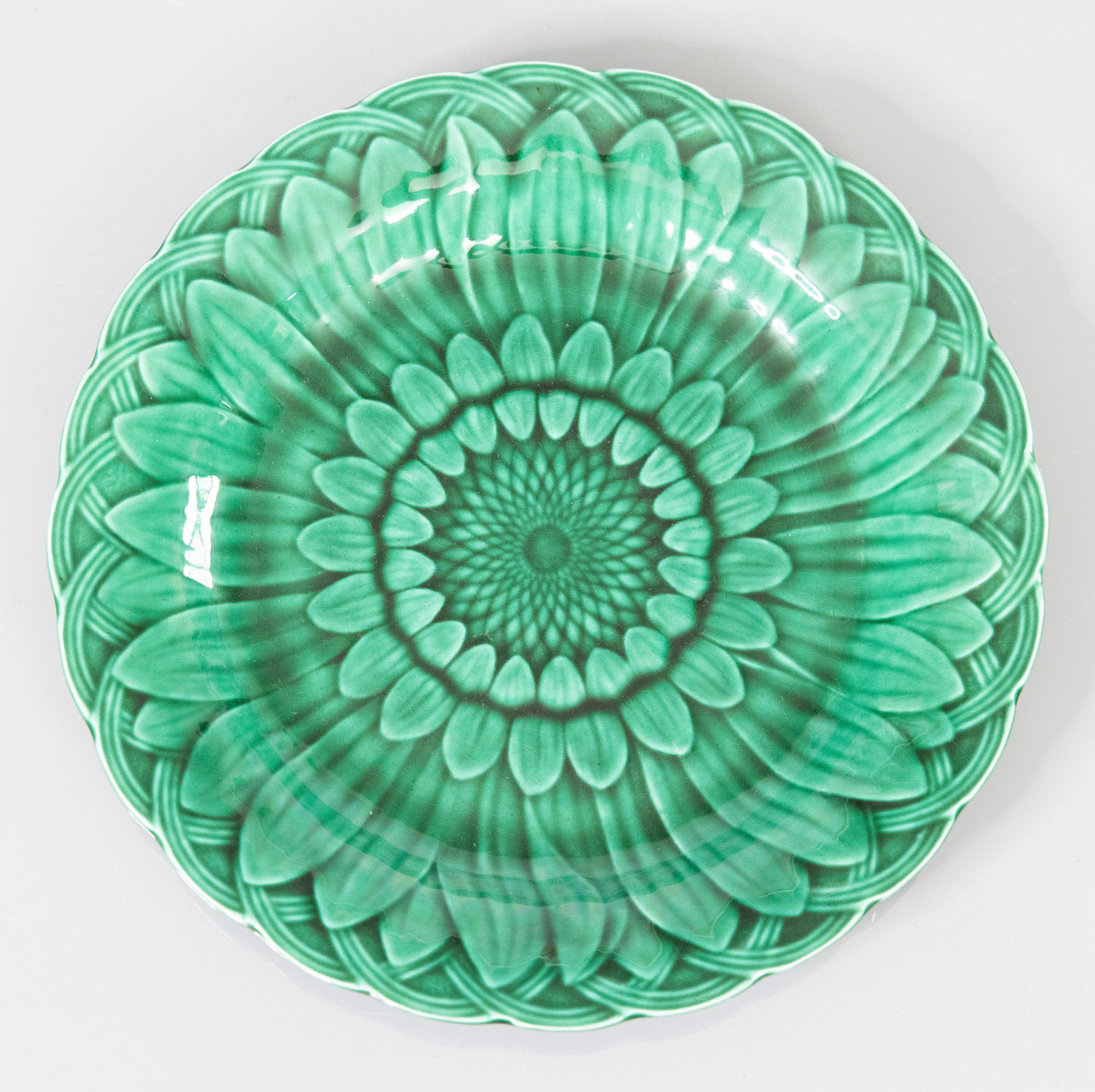 Plato girasol verde de mayólica Wedgwood inglesa del siglo XIX en venta 1