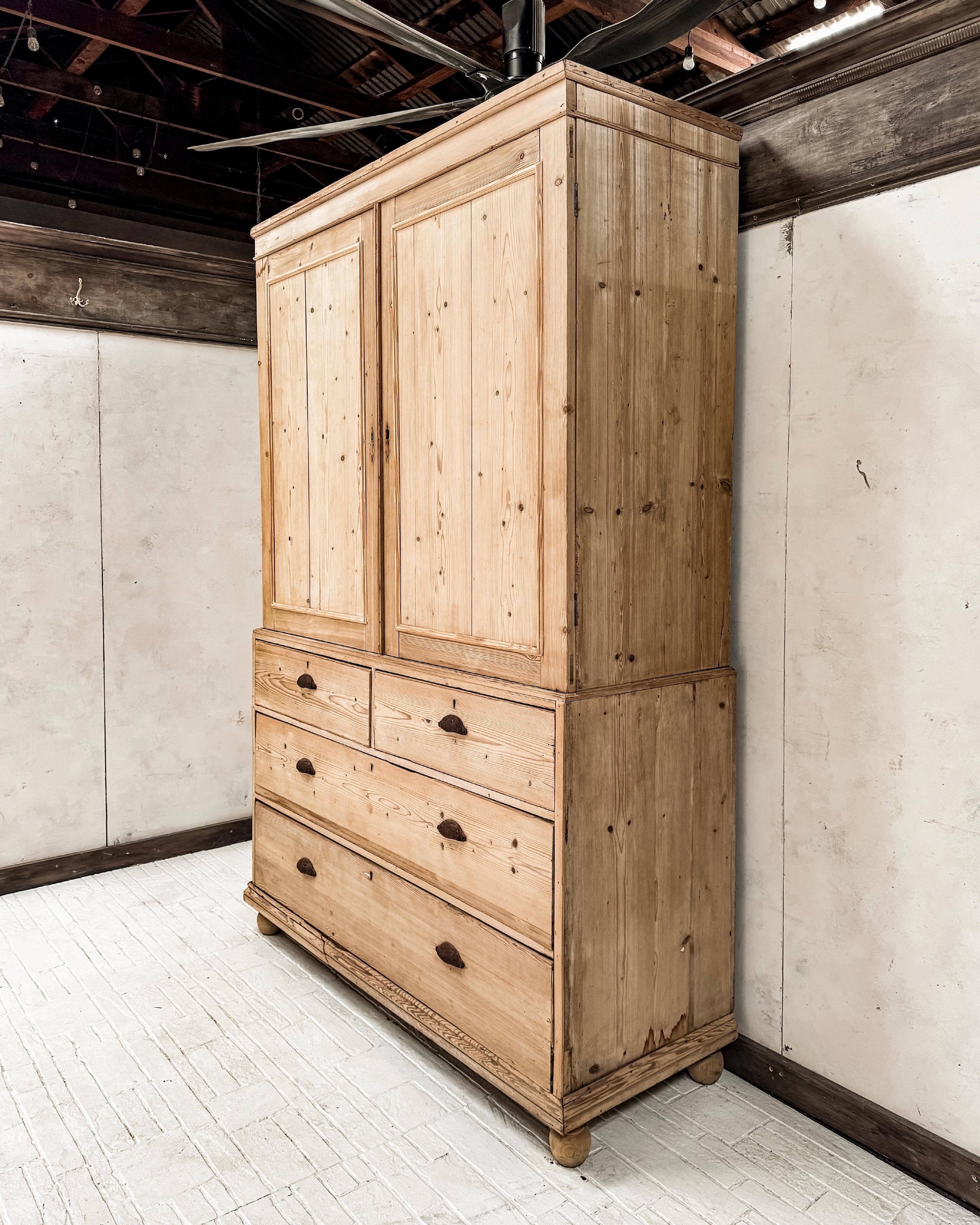 19th Century English White Pine Housekeeper's Cupboard In Good Condition In Mckinney, TX