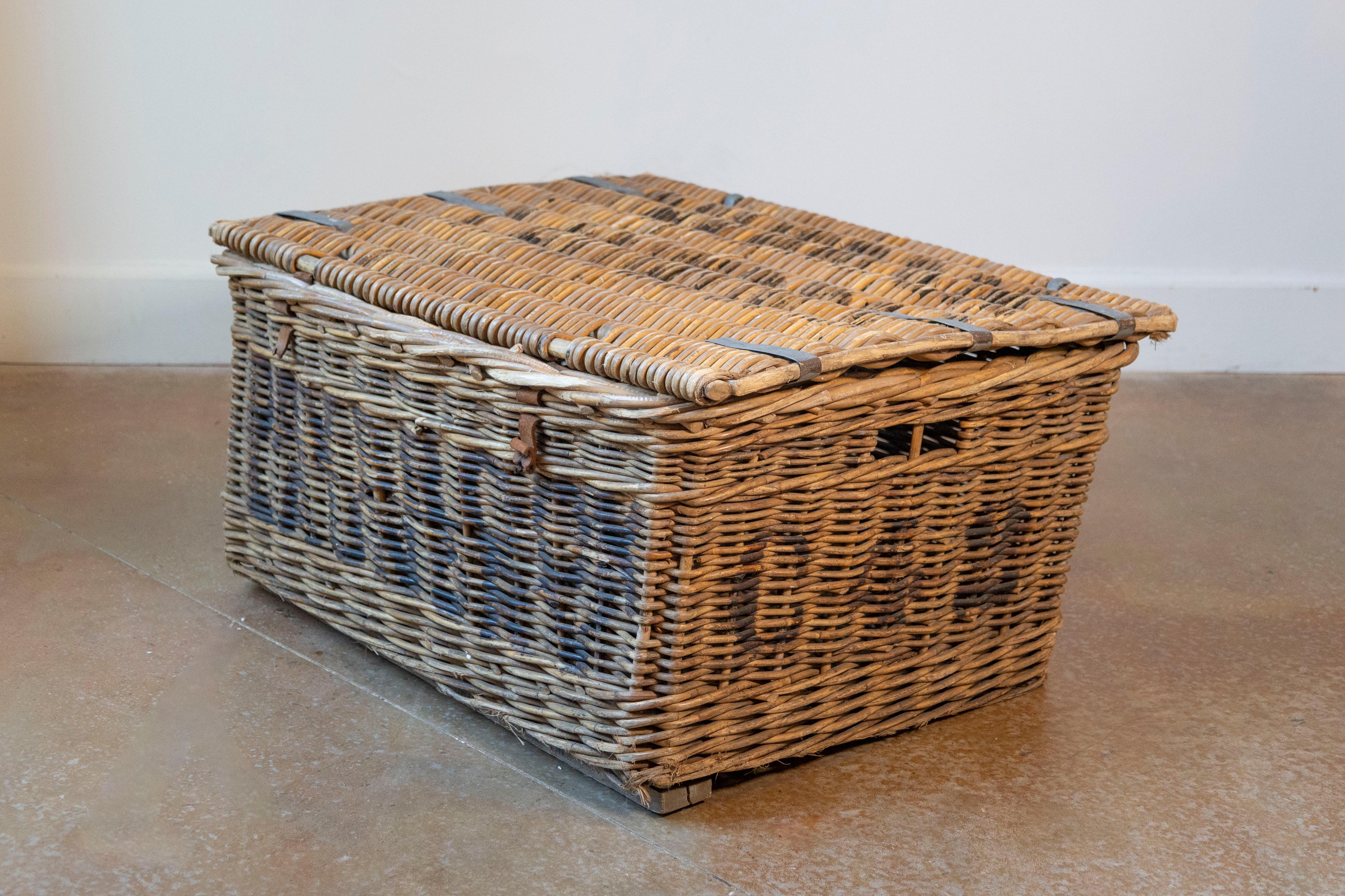 19th Century English Wicker Laundry Basket with Painted Labeling For Sale 1