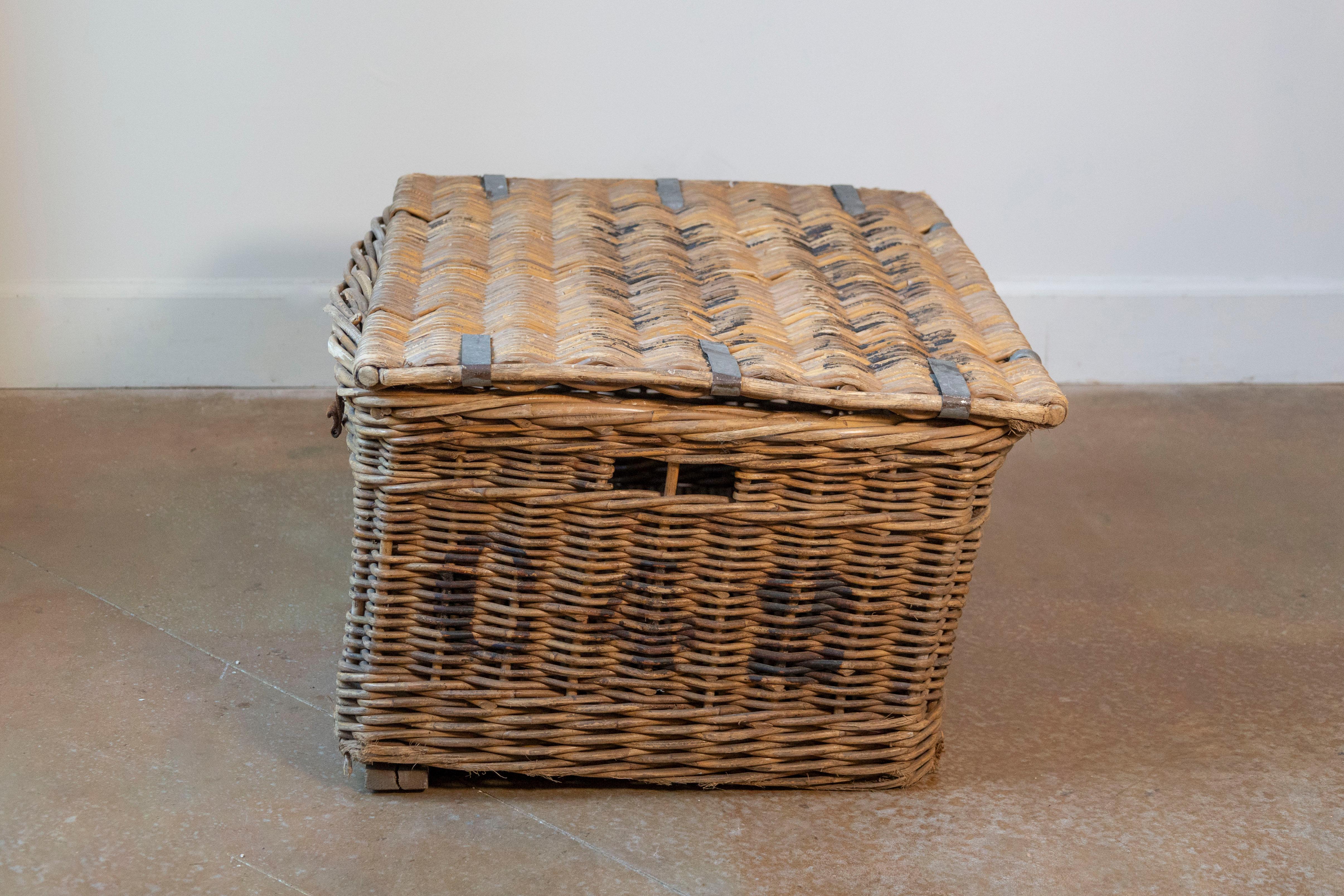 19th Century English Wicker Laundry Basket with Painted Labeling For Sale 2