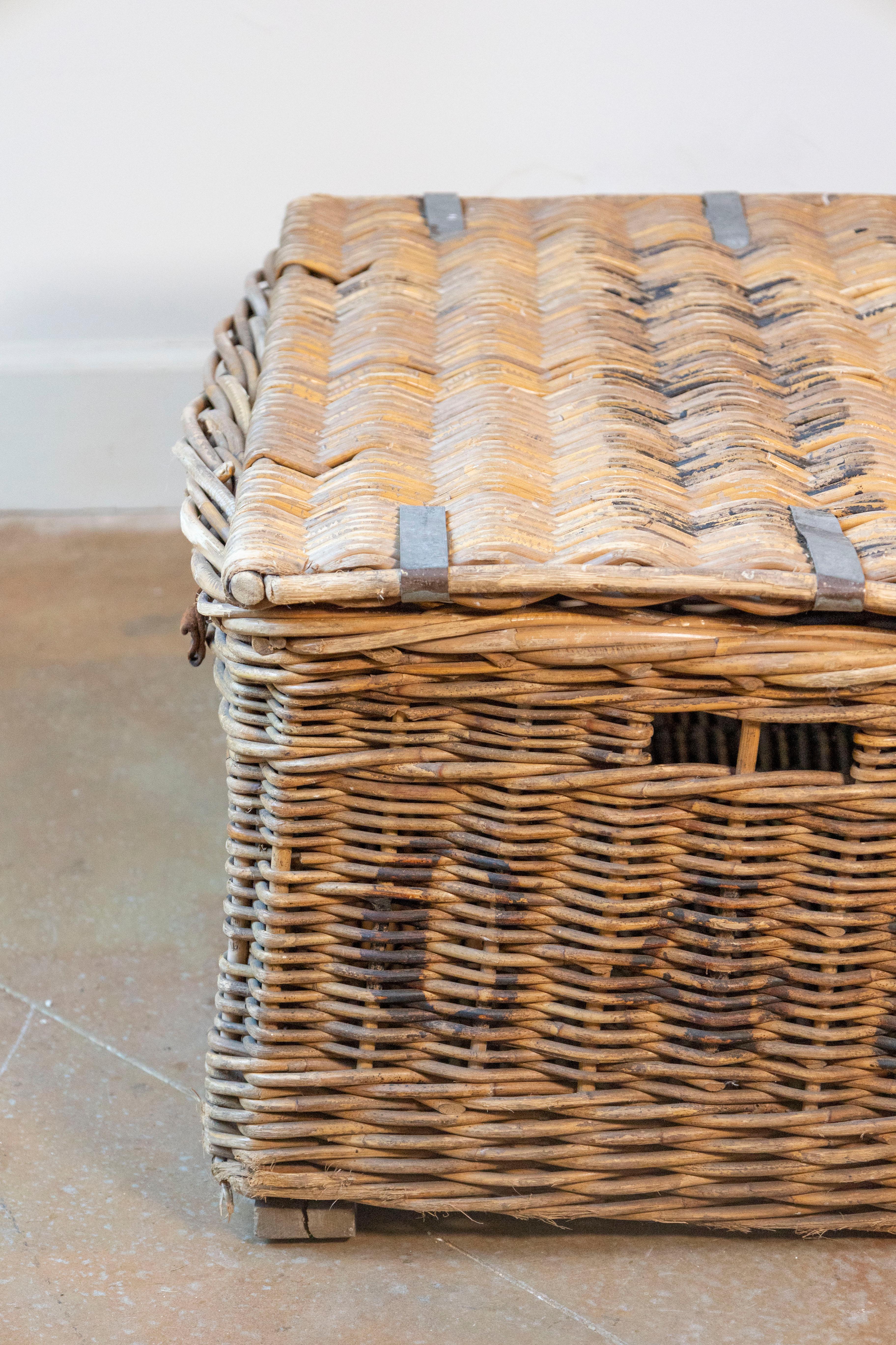 19th Century English Wicker Laundry Basket with Painted Labeling For Sale 3
