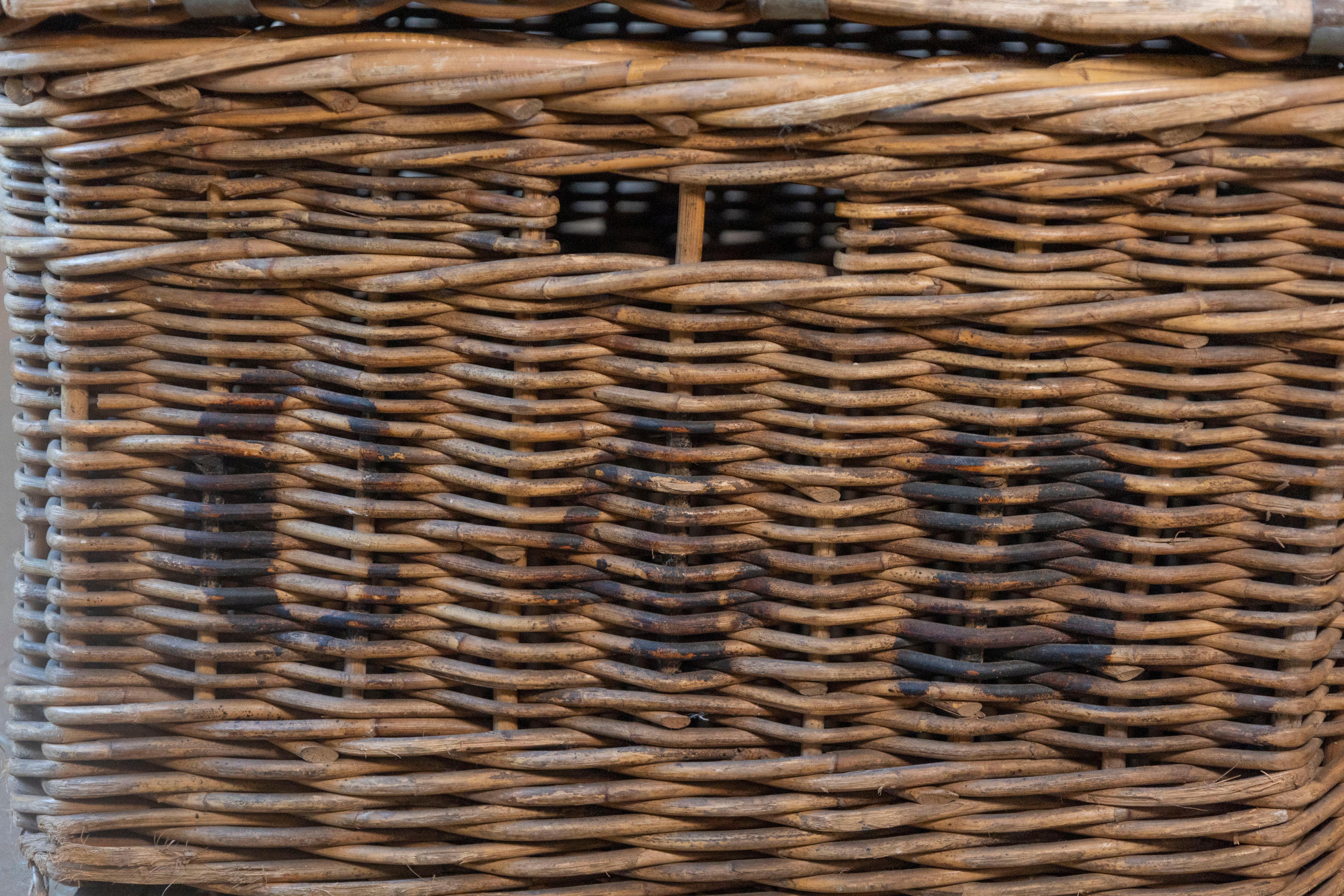 19th Century English Wicker Laundry Basket with Painted Labeling For Sale 4