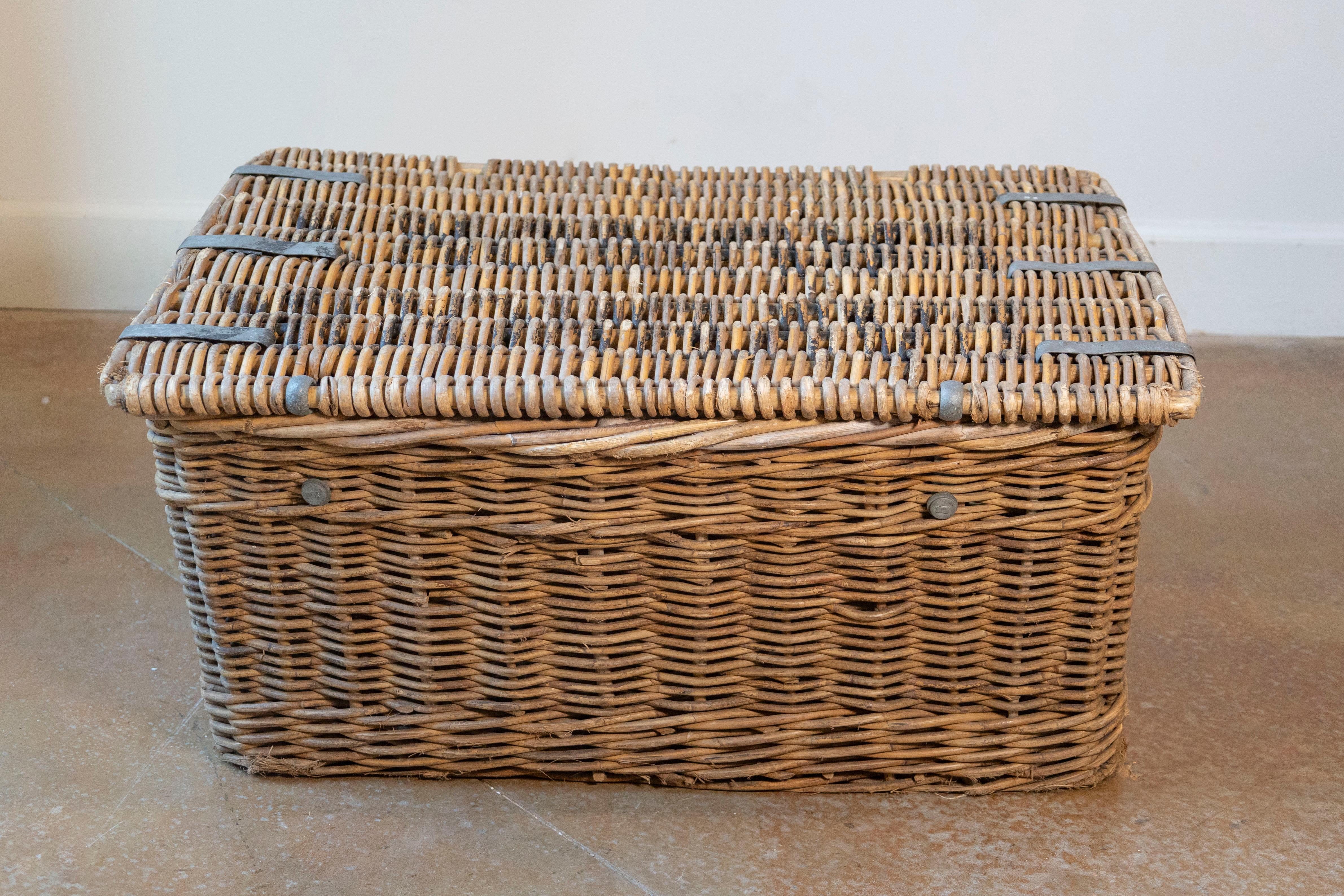 19th Century English Wicker Laundry Basket with Painted Labeling For Sale 5