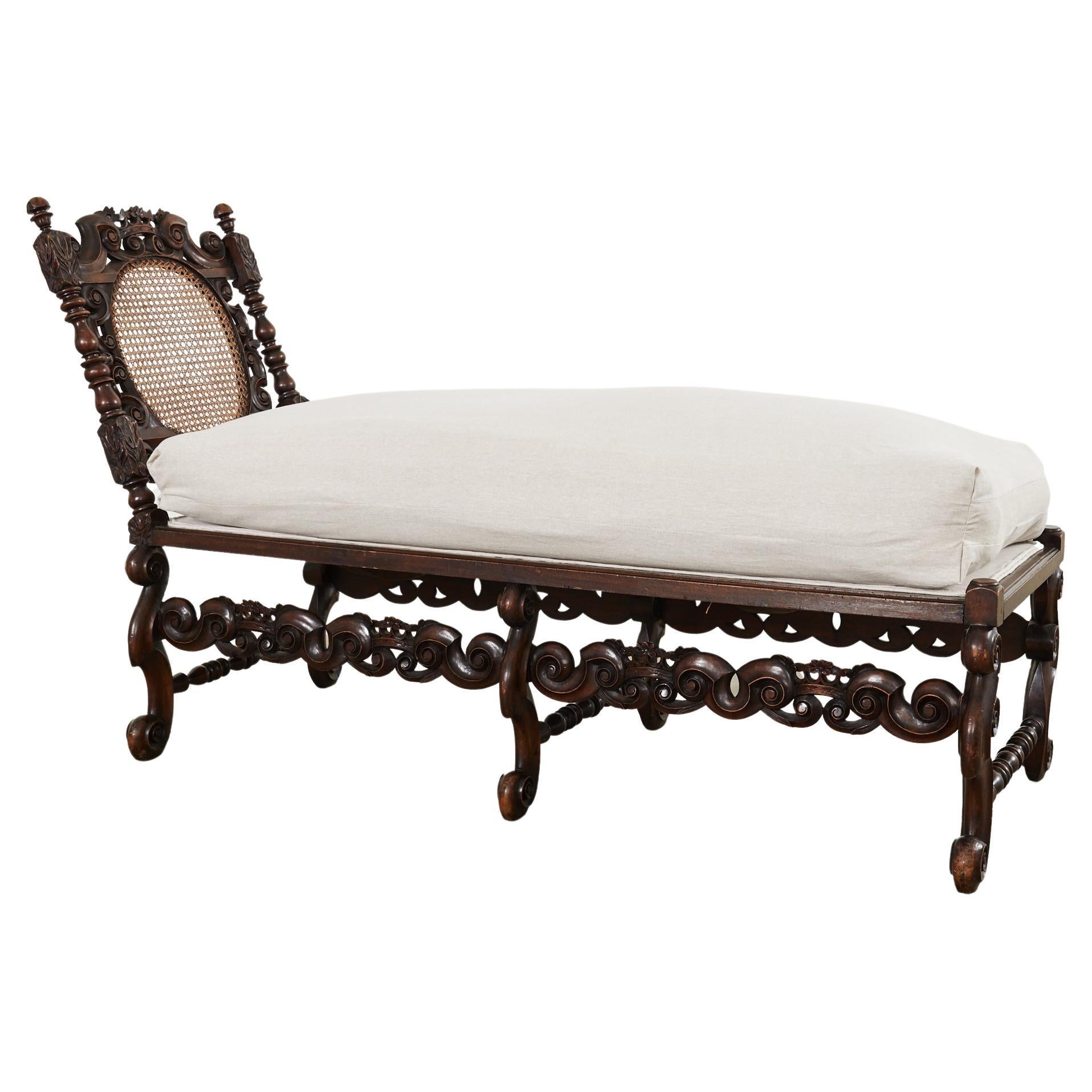 19th Century English William and Mary Walnut Chaise Longue For Sale