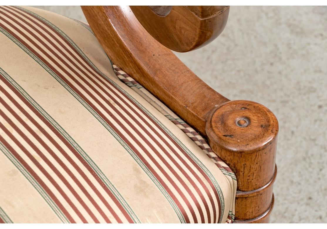 Noyer Chaise de capitaine William IV anglaise du 19ème siècle à restaurer en vente
