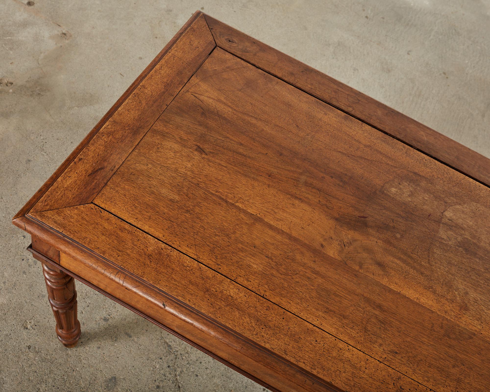 Tavolo o scrivania in legno di William Williams del XIX secolo In condizioni deteriorate in vendita a Rio Vista, CA