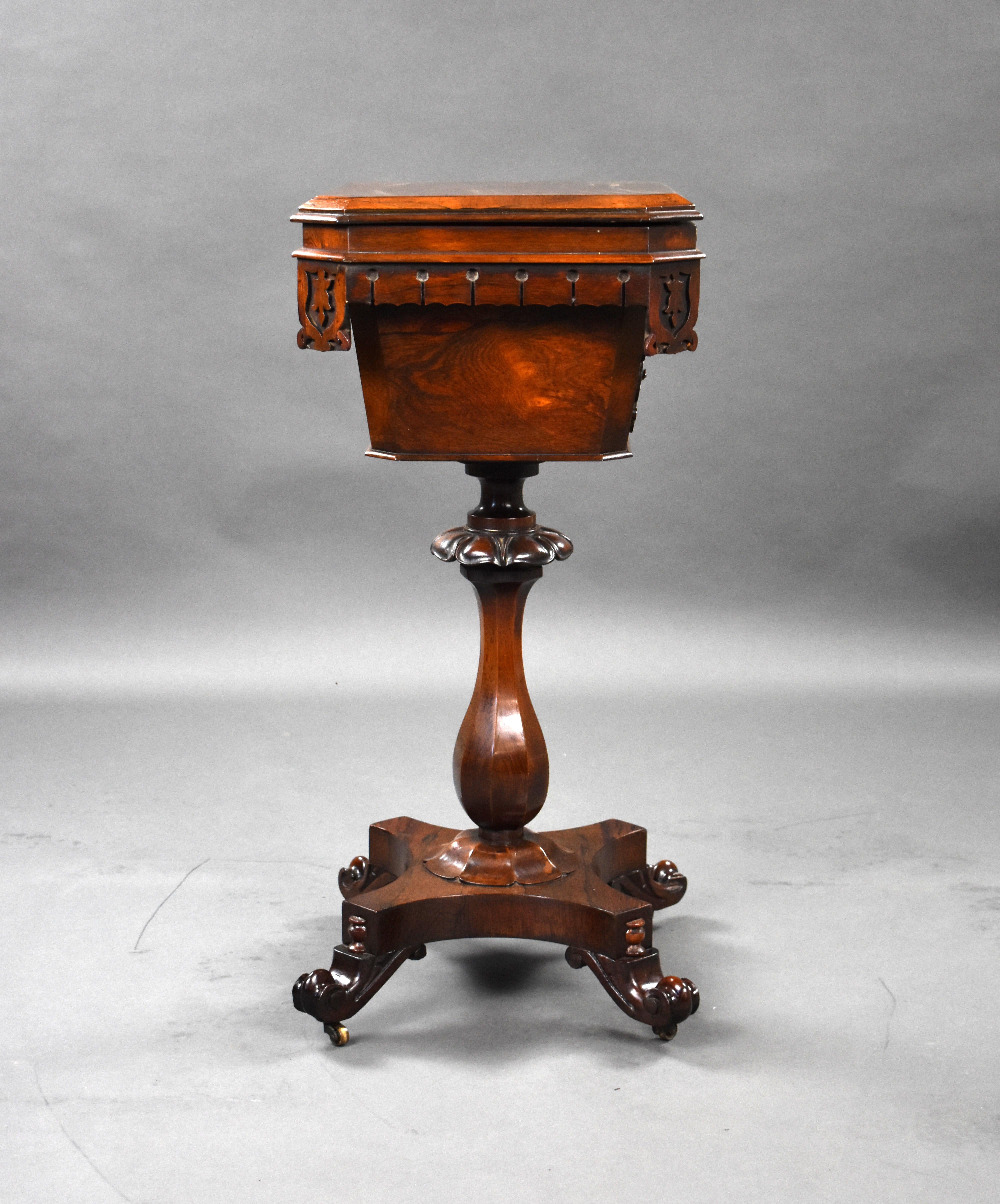19th Century English William IV Rosewood Tea Poy In Good Condition For Sale In Chelmsford, Essex
