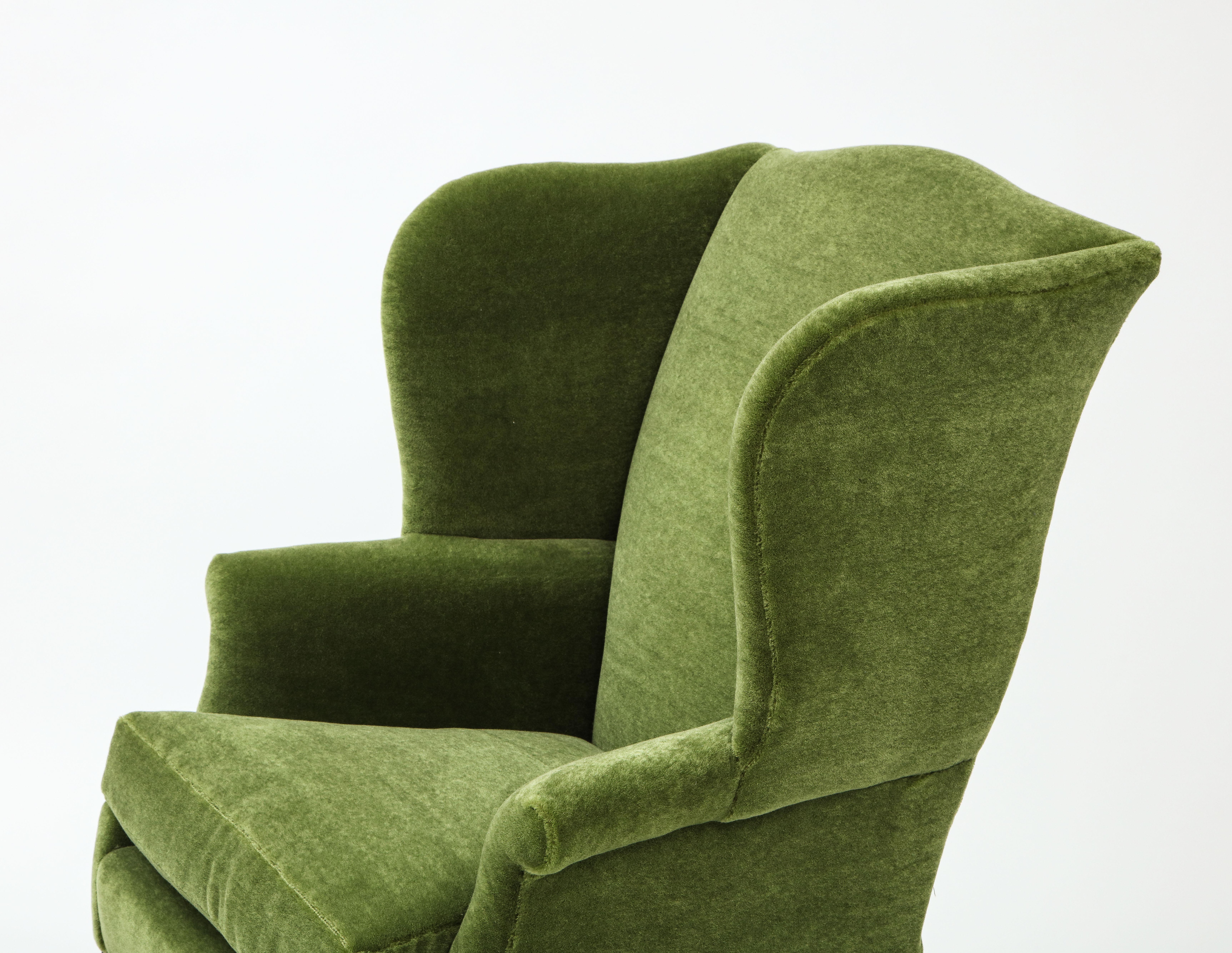 Wingback Library Chair in Green Pierre Frey Mohair, England late 19th Century In Good Condition In New York, NY