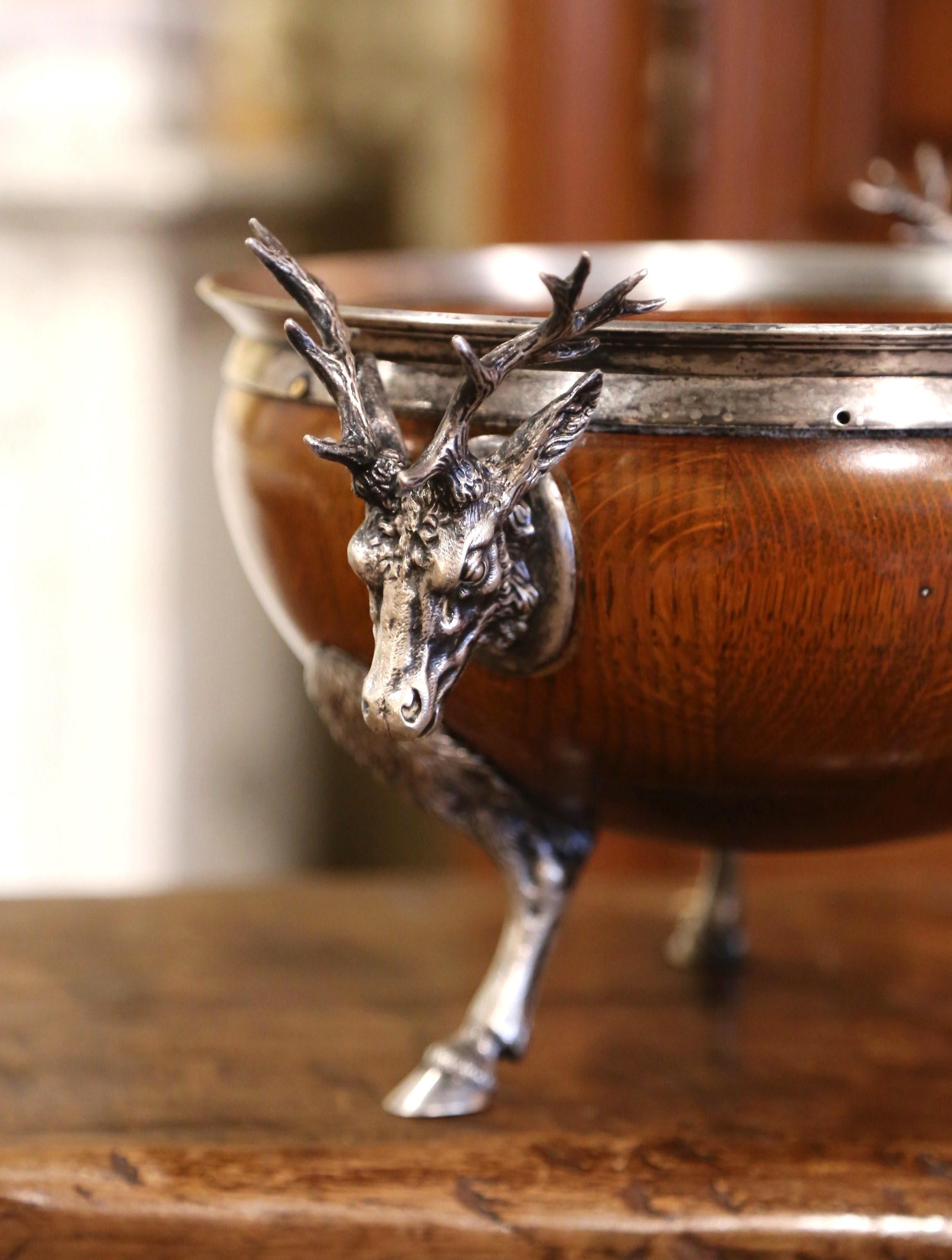 19th Century English Wooden and Silver Plated Bowl on Hoof Feet with Deer Motifs In Excellent Condition In Dallas, TX