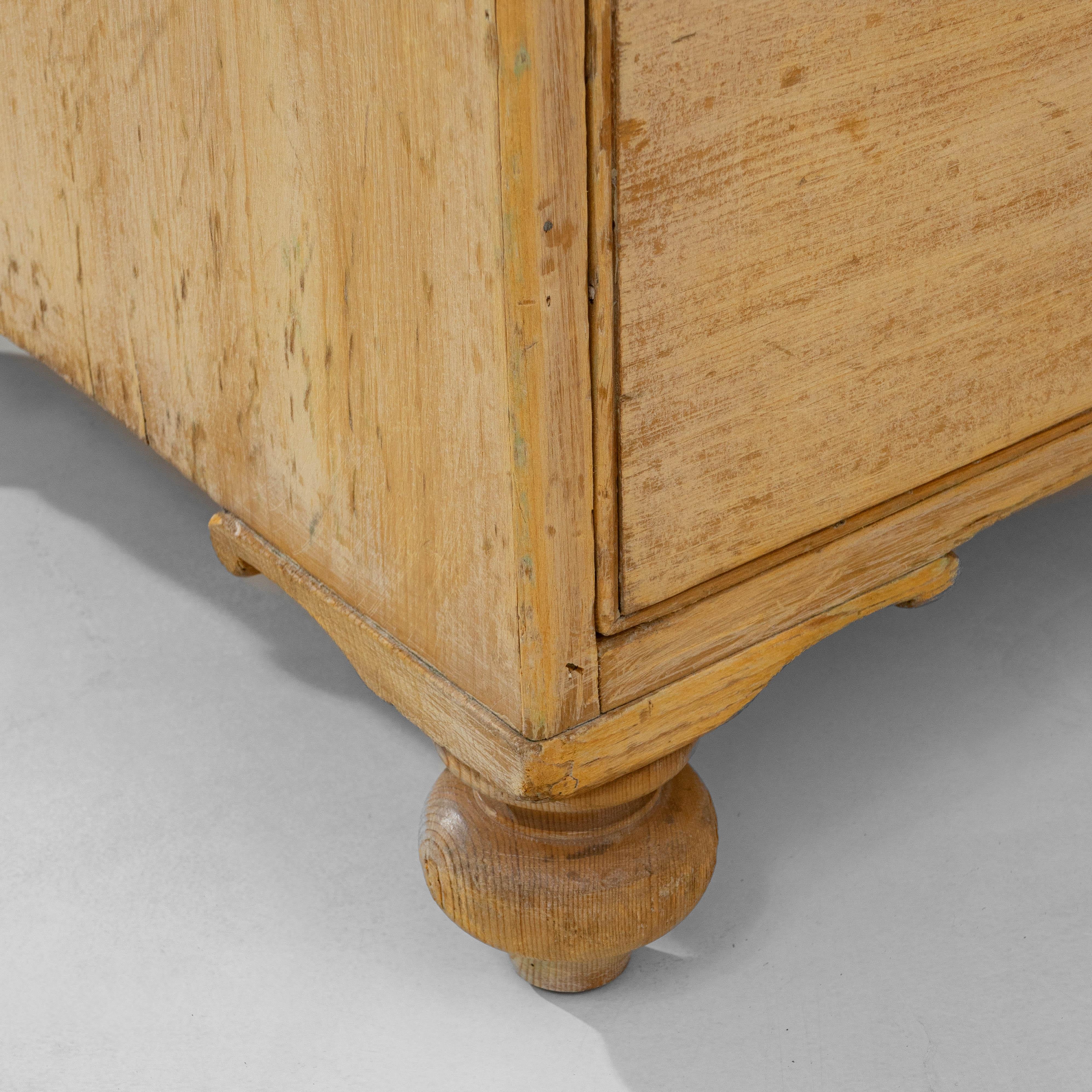 19th Century English Wooden Chest Of Drawers in vendita 6