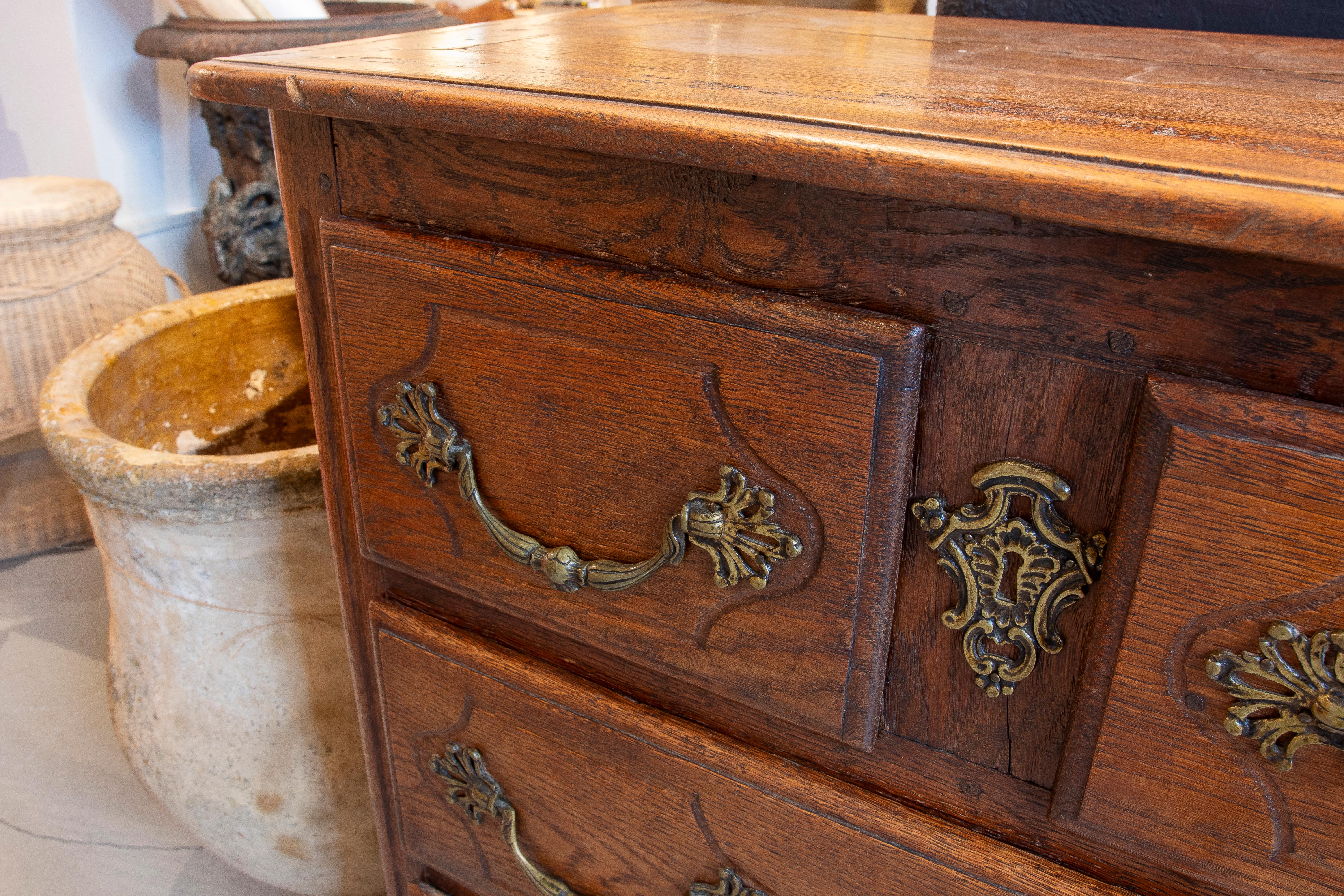 19th Century English Wooden Chest of Drawers with Three Drawers and Iron Fitting For Sale 1